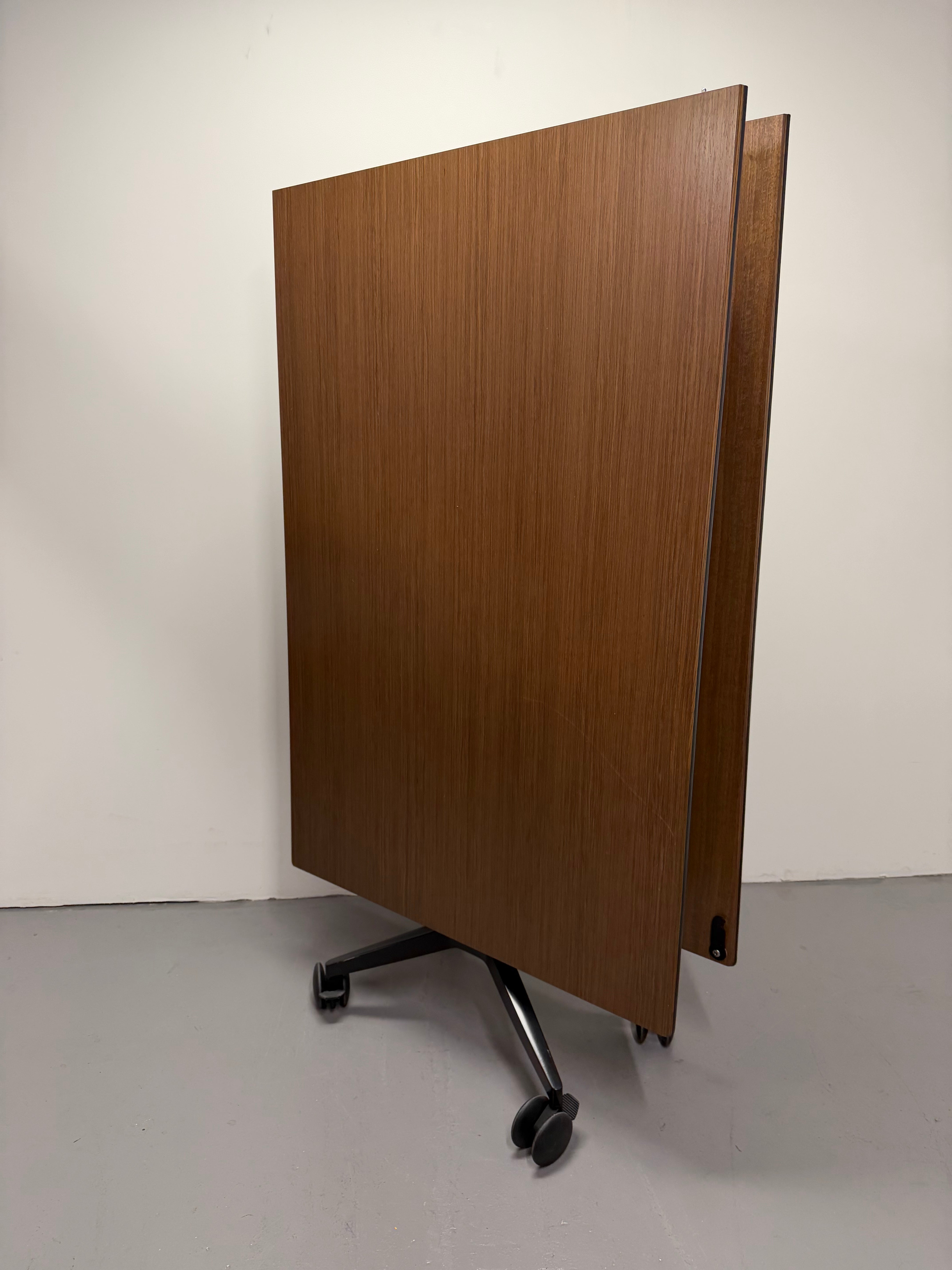 Wilkhahn Confair Walnut - 3000x1000