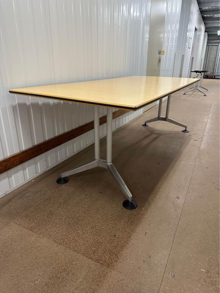Wilkhahn Large Office meeting Table - 2100L x 900W