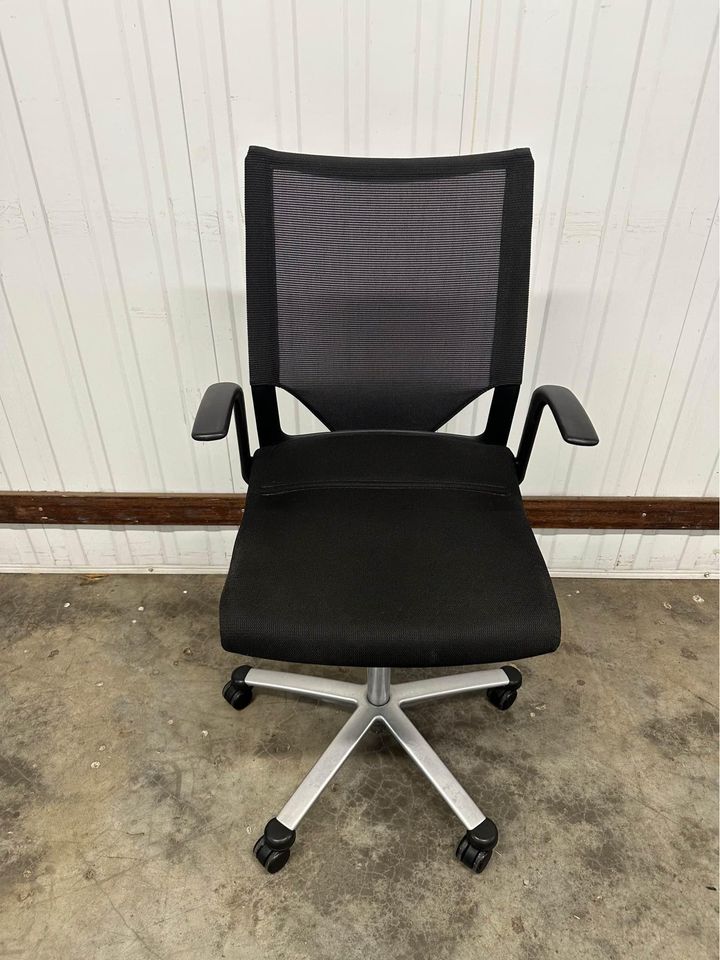 Wilkhahn Modus 275/7 with Armrest