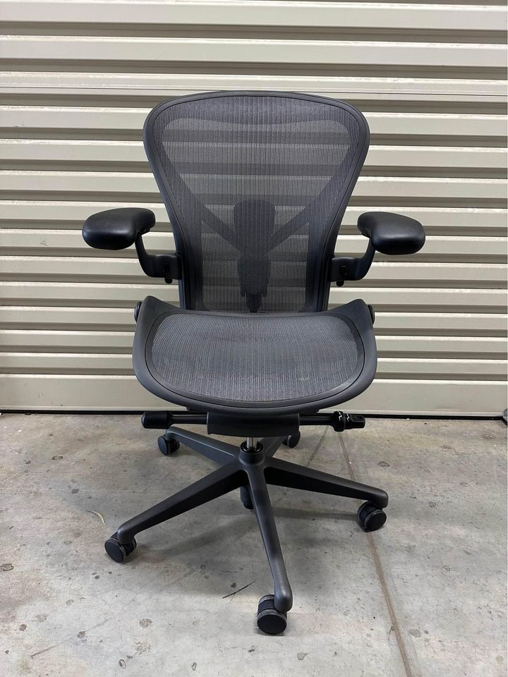 SOLD Herman Miller Aeron Remastered with Armrest - Graphite (Size B)