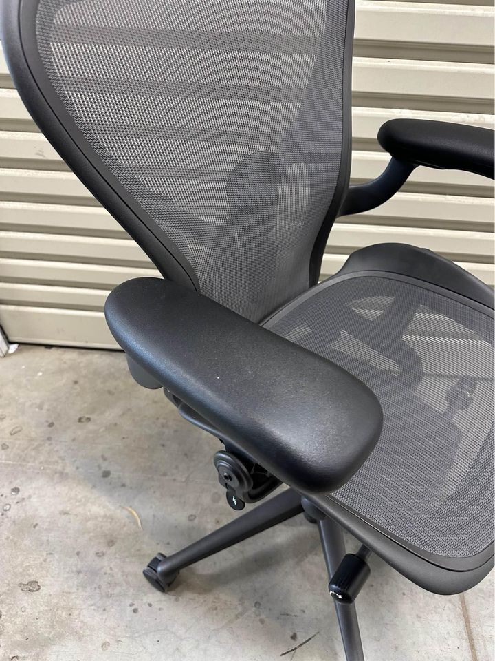 SOLD Herman Miller Aeron Remastered with Armrest - Graphite (Size B)