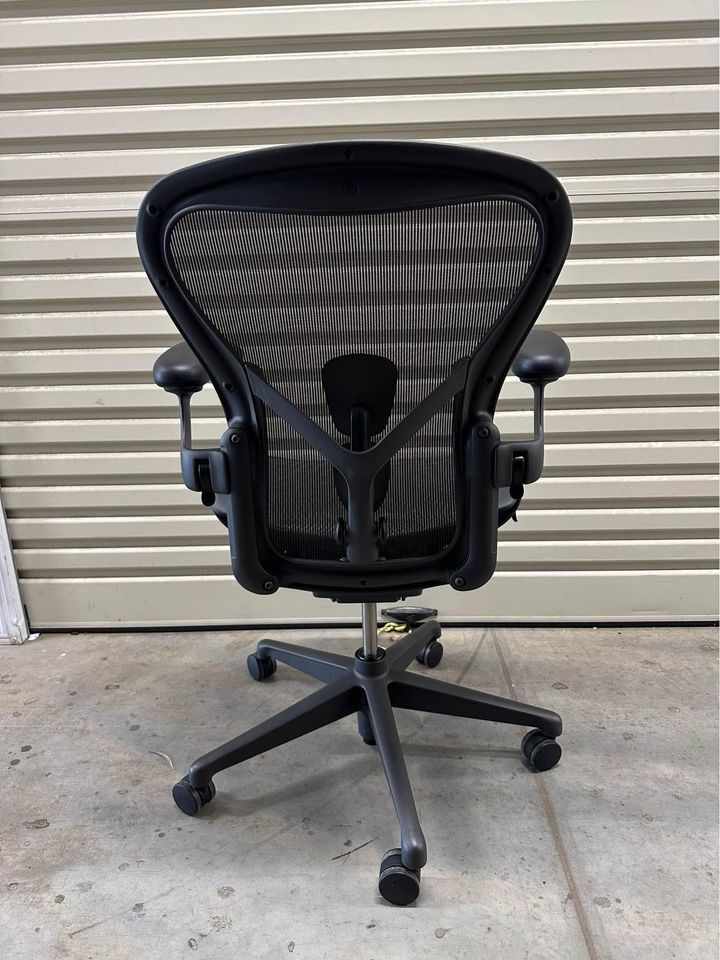 SOLD Herman Miller Aeron Remastered with Armrest - Graphite (Size B)