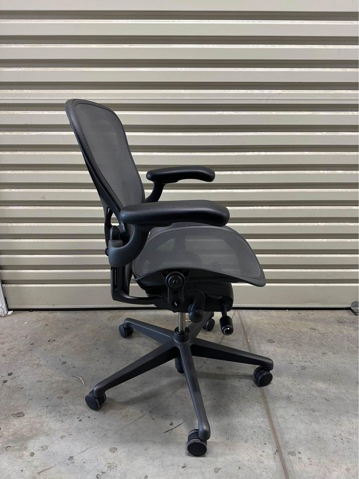 SOLD Herman Miller Aeron Remastered with Armrest - Graphite (Size B)