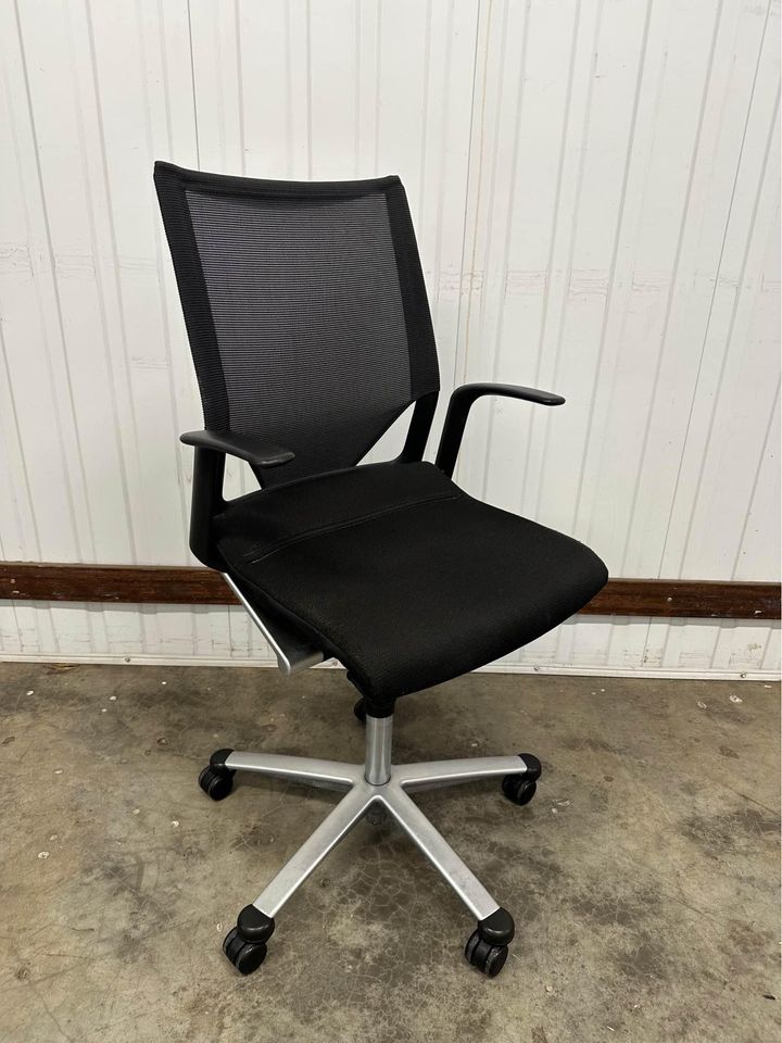 Wilkhahn Modus 275/7 with Armrest