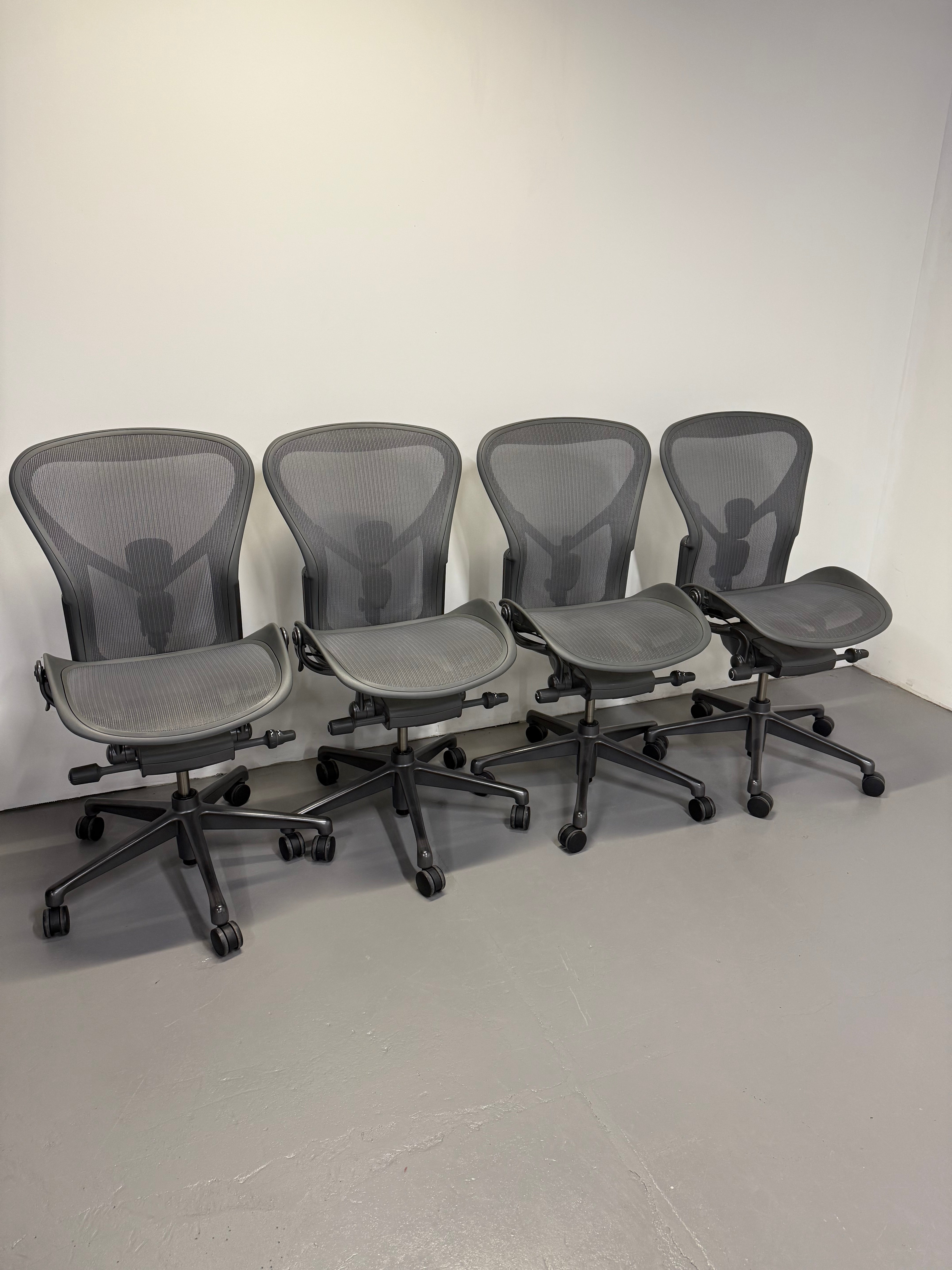 Herman Miller Aeron Remastered Office Chair – Size B (Carbon, No Arms)