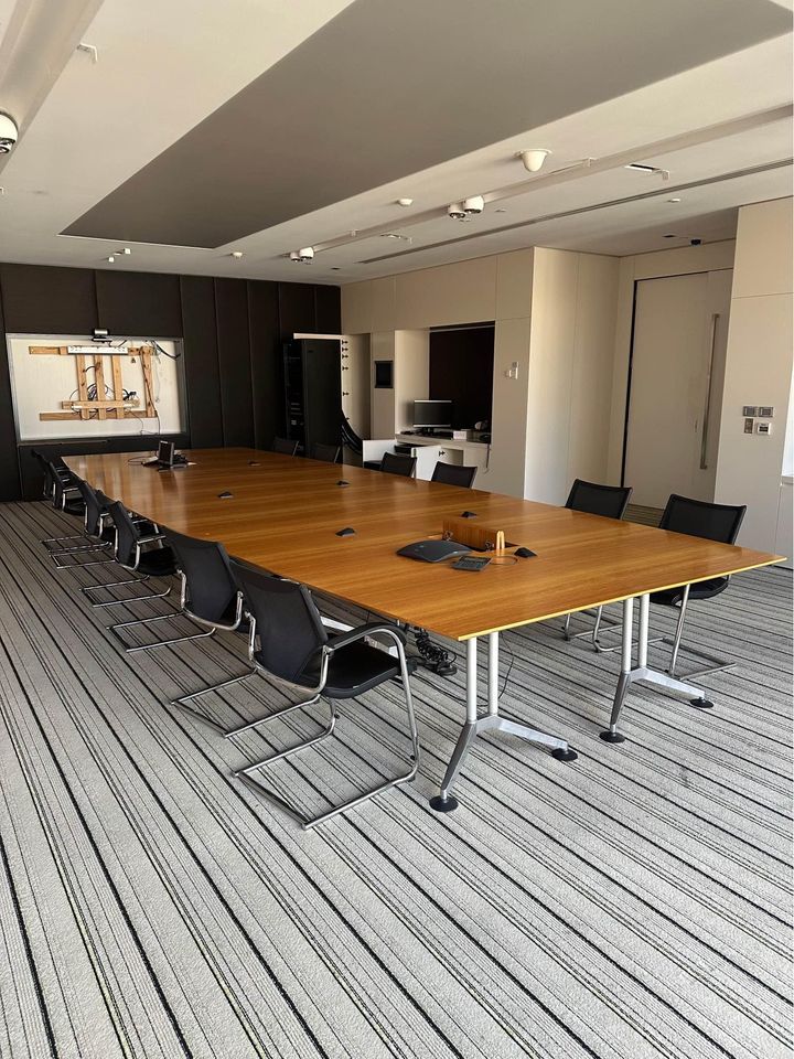 Wilkhahn 287/81 Modus Executive Boardroom Cantilever Chair