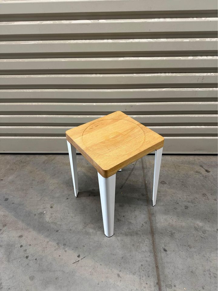 Yellow Diva WBS1 low stool