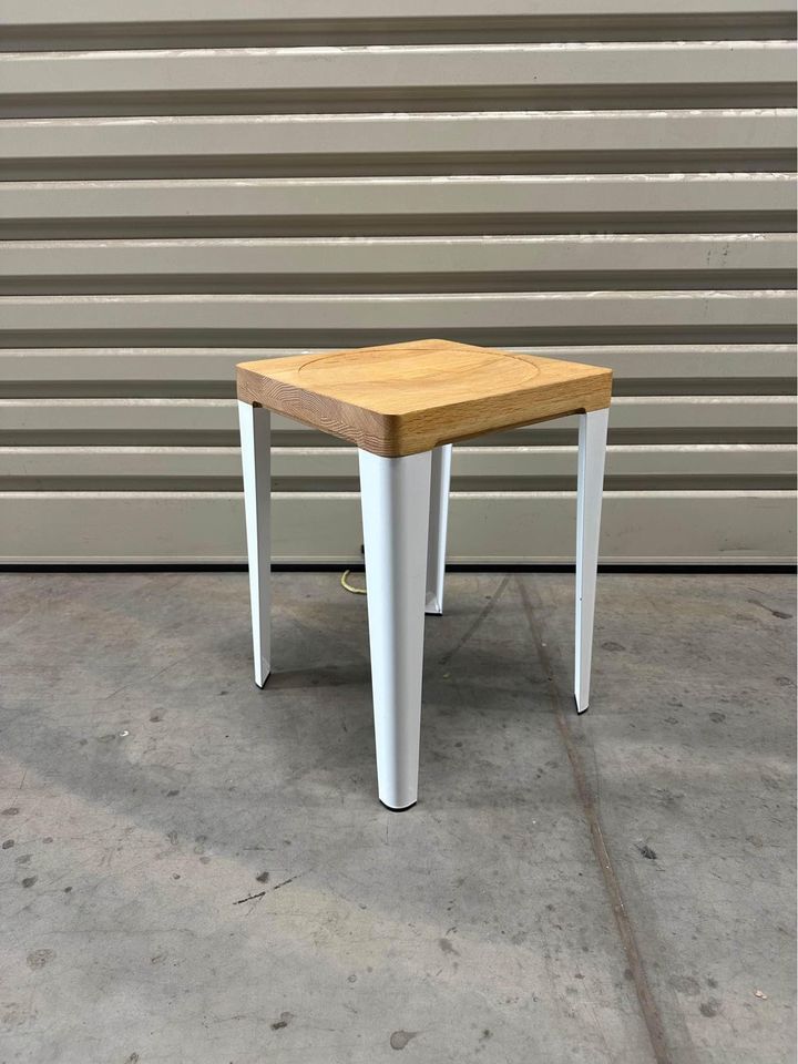 Yellow Diva WBS1 low stool