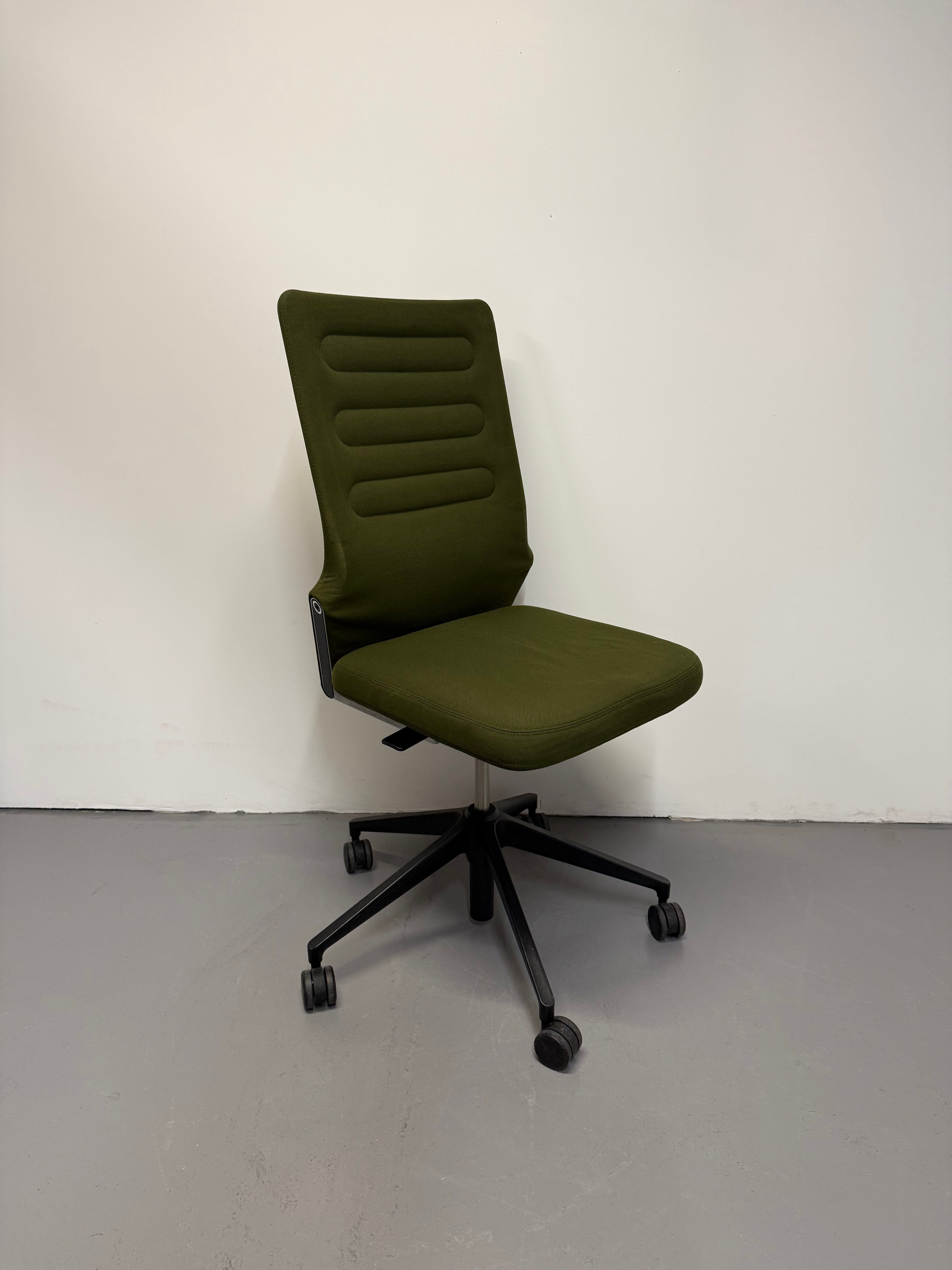 Vitra AC 4 Office Chair by Antonio Citterio – Forest Green / Dark Olive