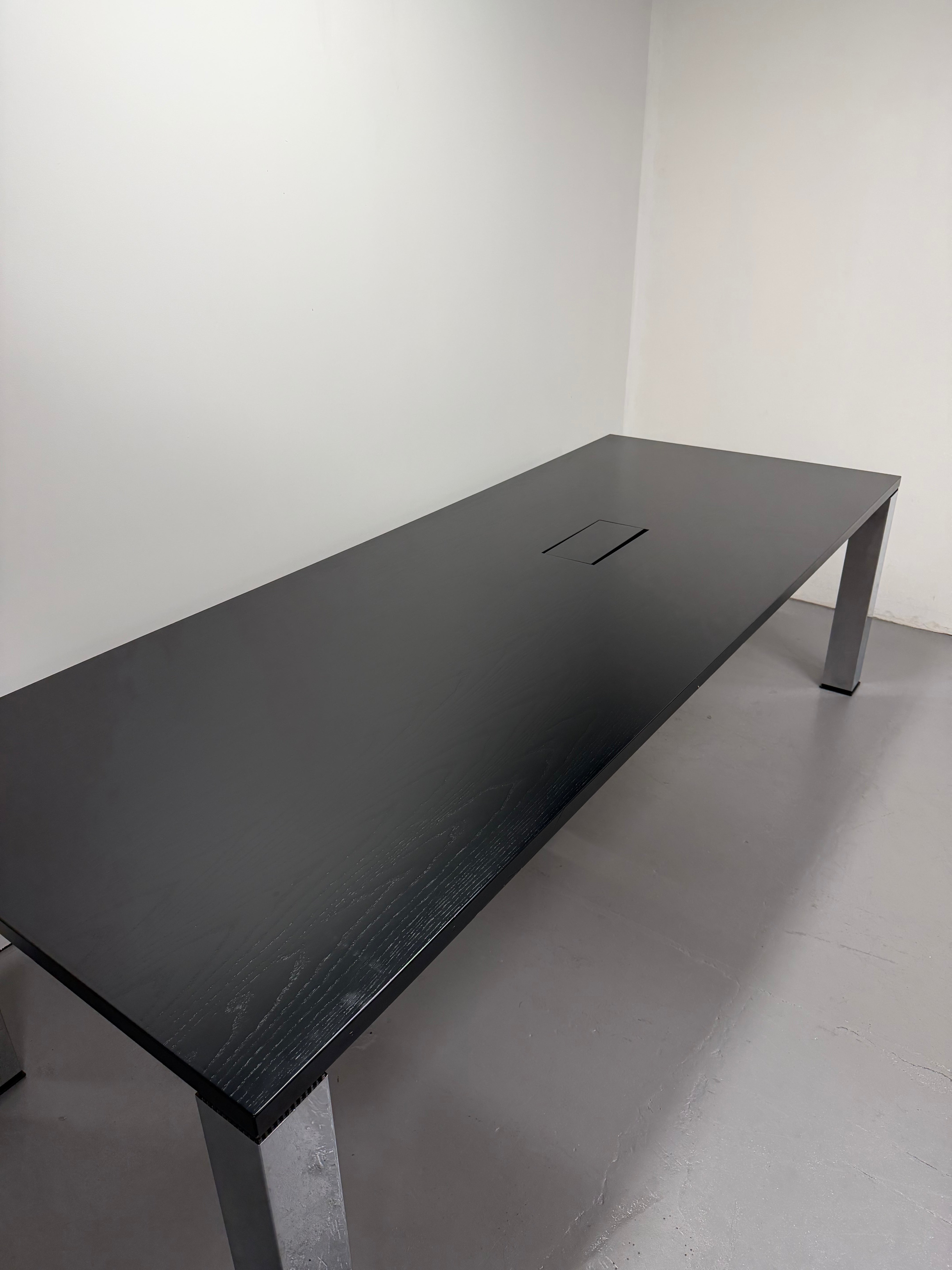Wilkhahn CEO Boardroom Table - 2600 × 1000 mm (Black Nero Veneer)
