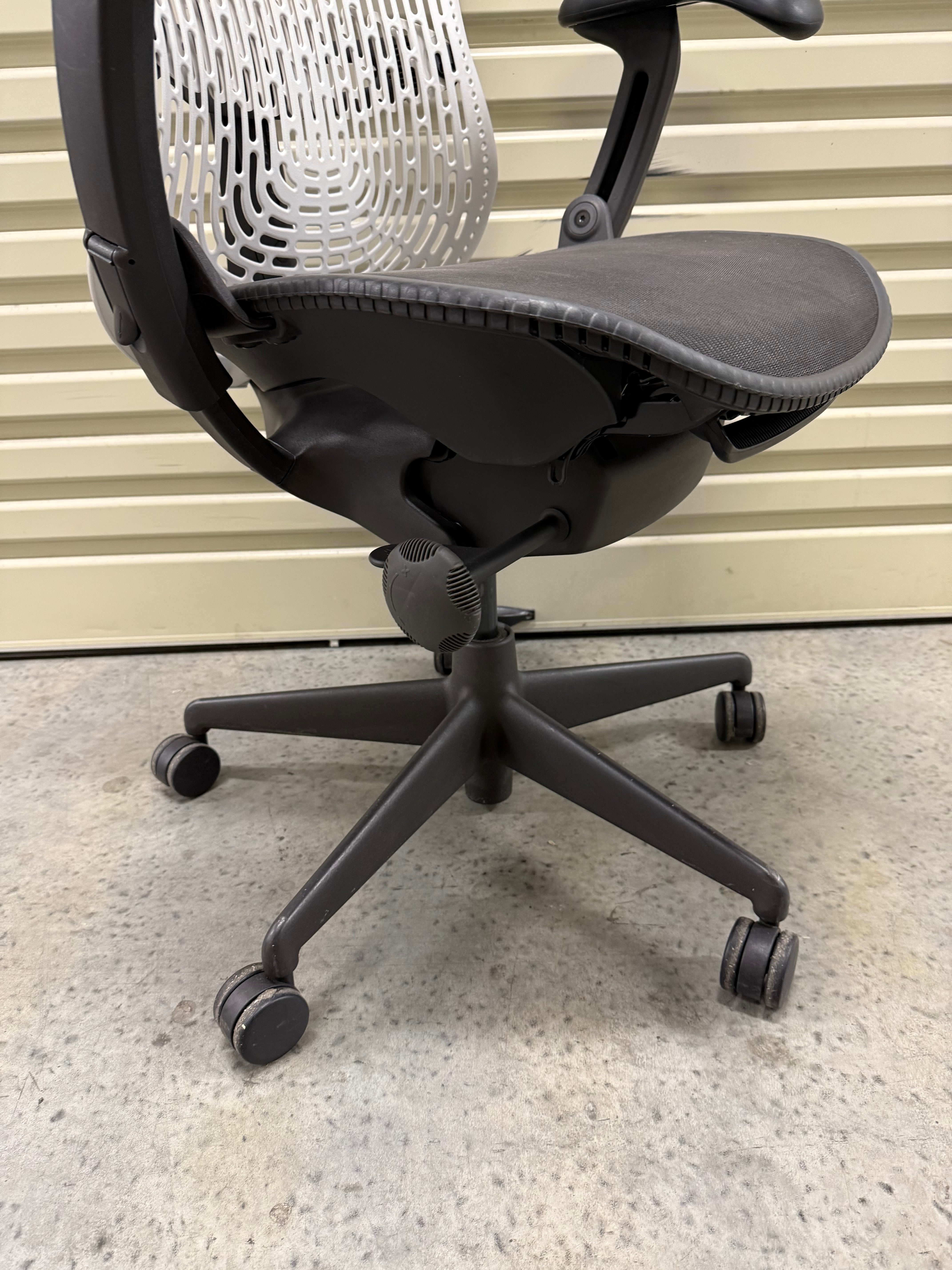 Herman Miller Mirra Chair - Armrest – Custom Build (New Alpine White Back, Grey Seat)