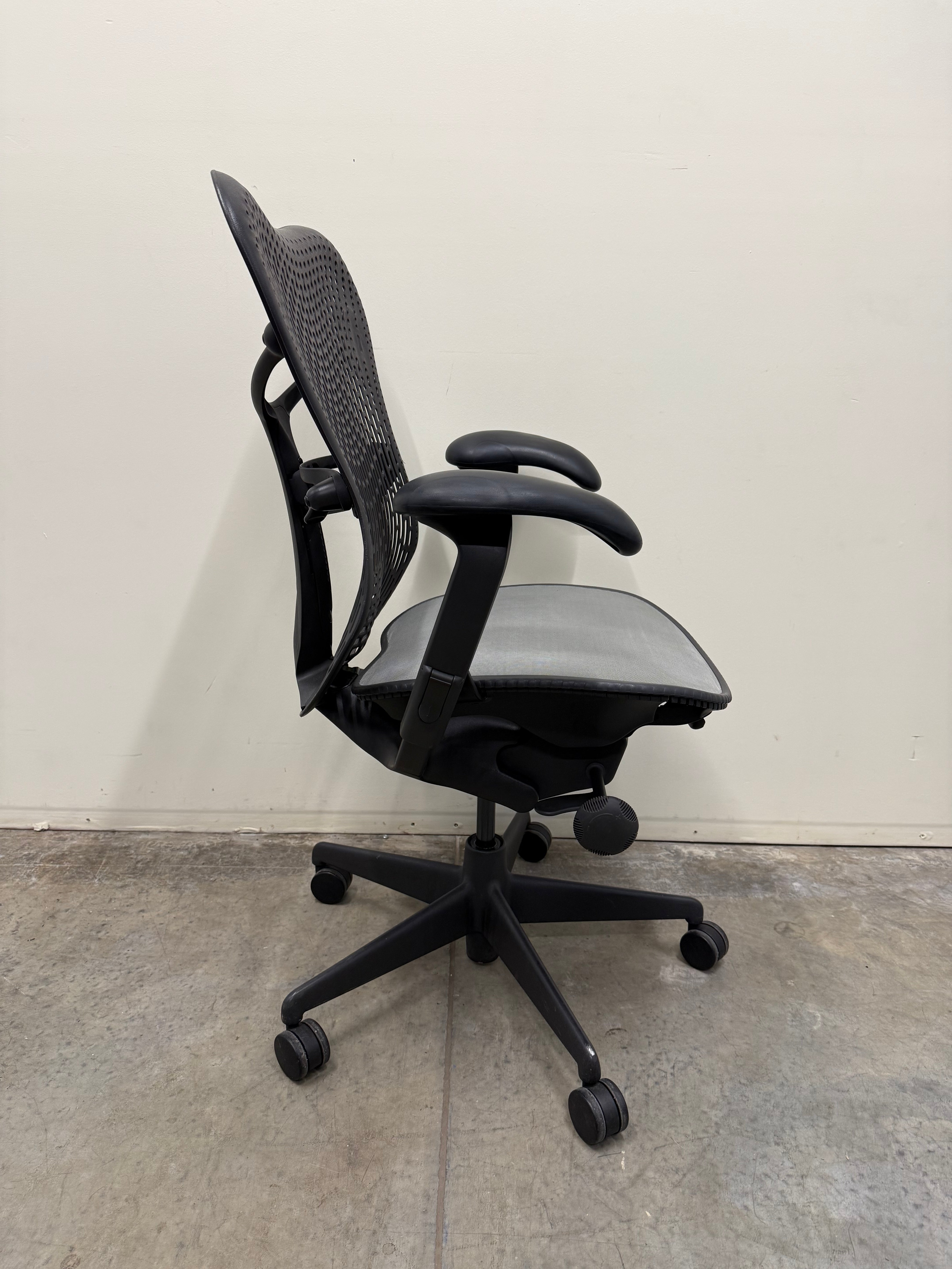 Herman Miller Mirra 1 Office Chair with Armrest - Grey/Graphite