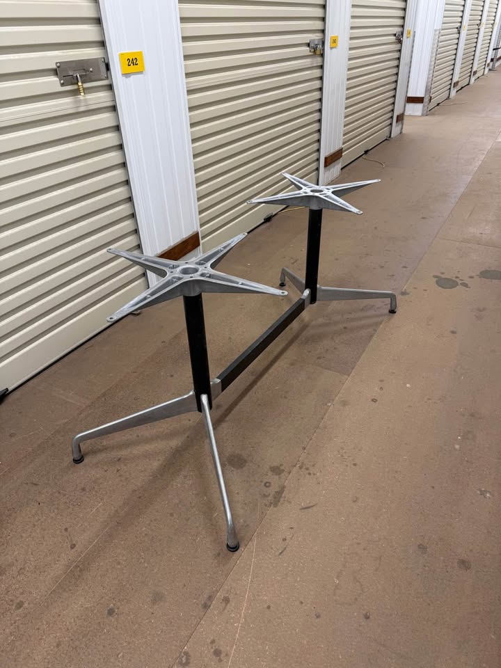 Original Herman Miller Segment Table Base – Authentic Mid-Century Design