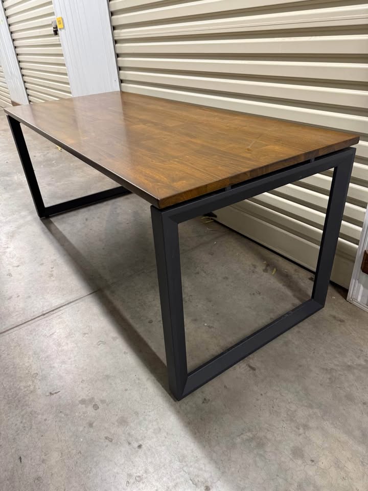 Straight Desk with Redwood top - 1800x750