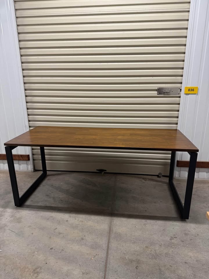 Straight Desk with Redwood top - 1800x750