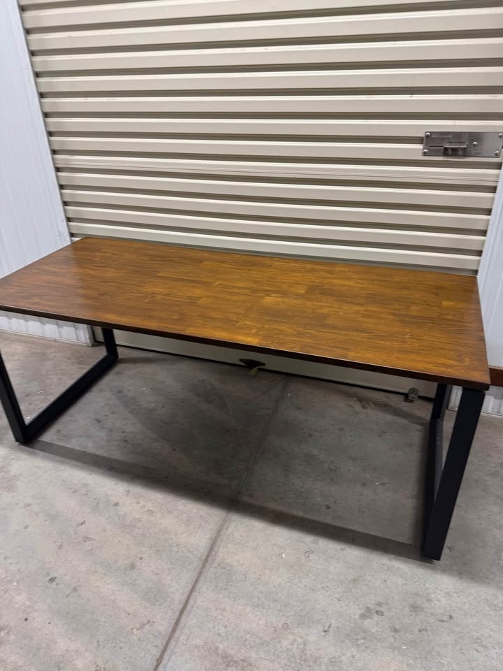 Straight Desk with Redwood top - 1800x750