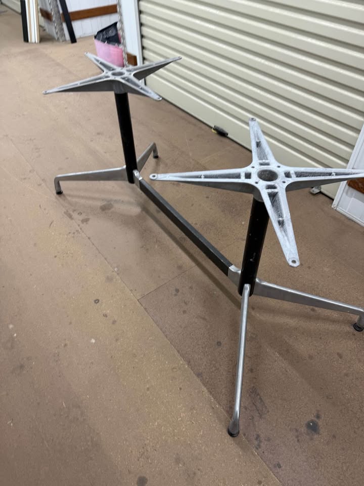 Original Herman Miller Segment Table Base – Authentic Mid-Century Design