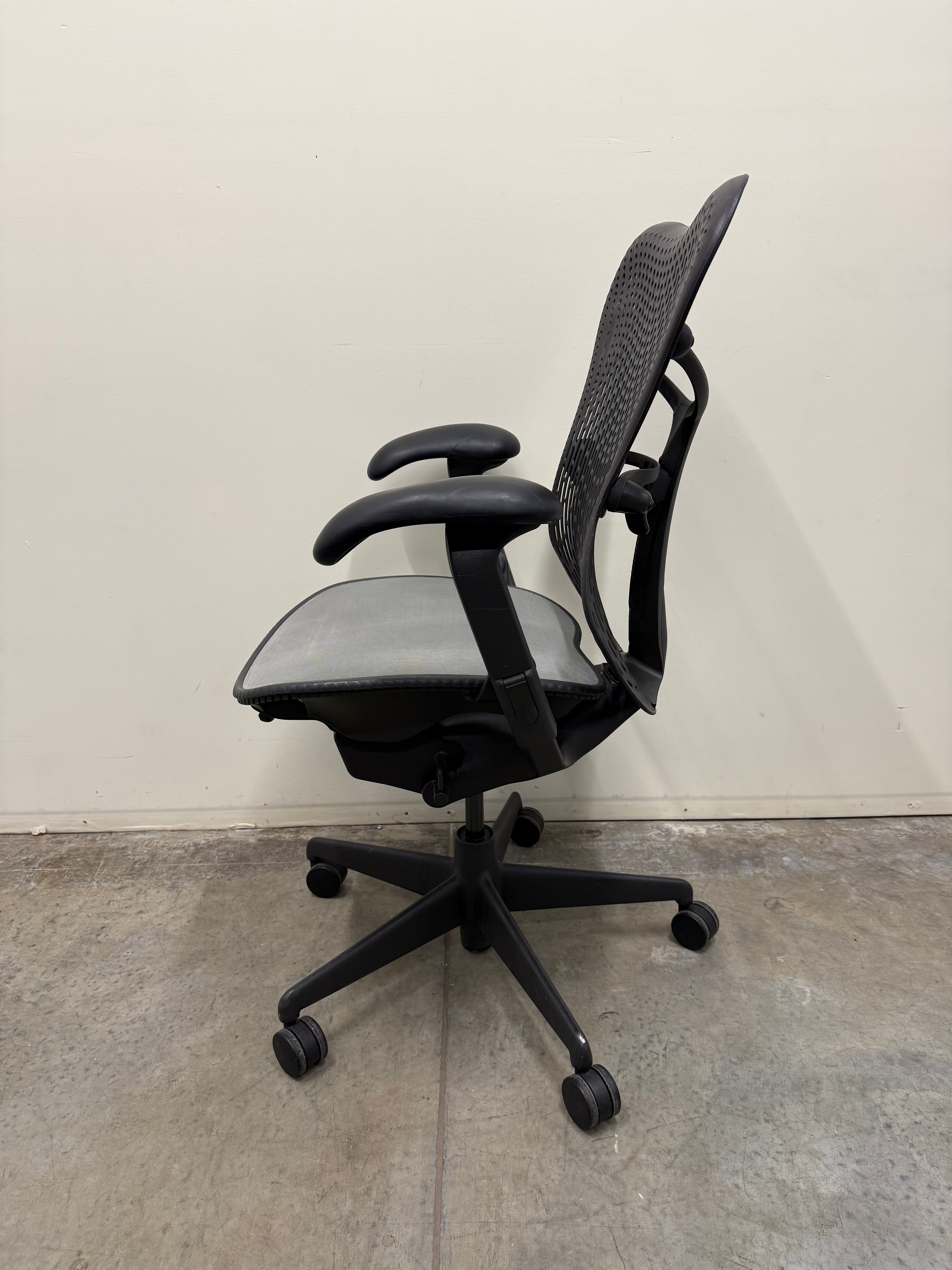 Herman Miller Mirra 1 Office Chair with Armrest - Grey/Graphite