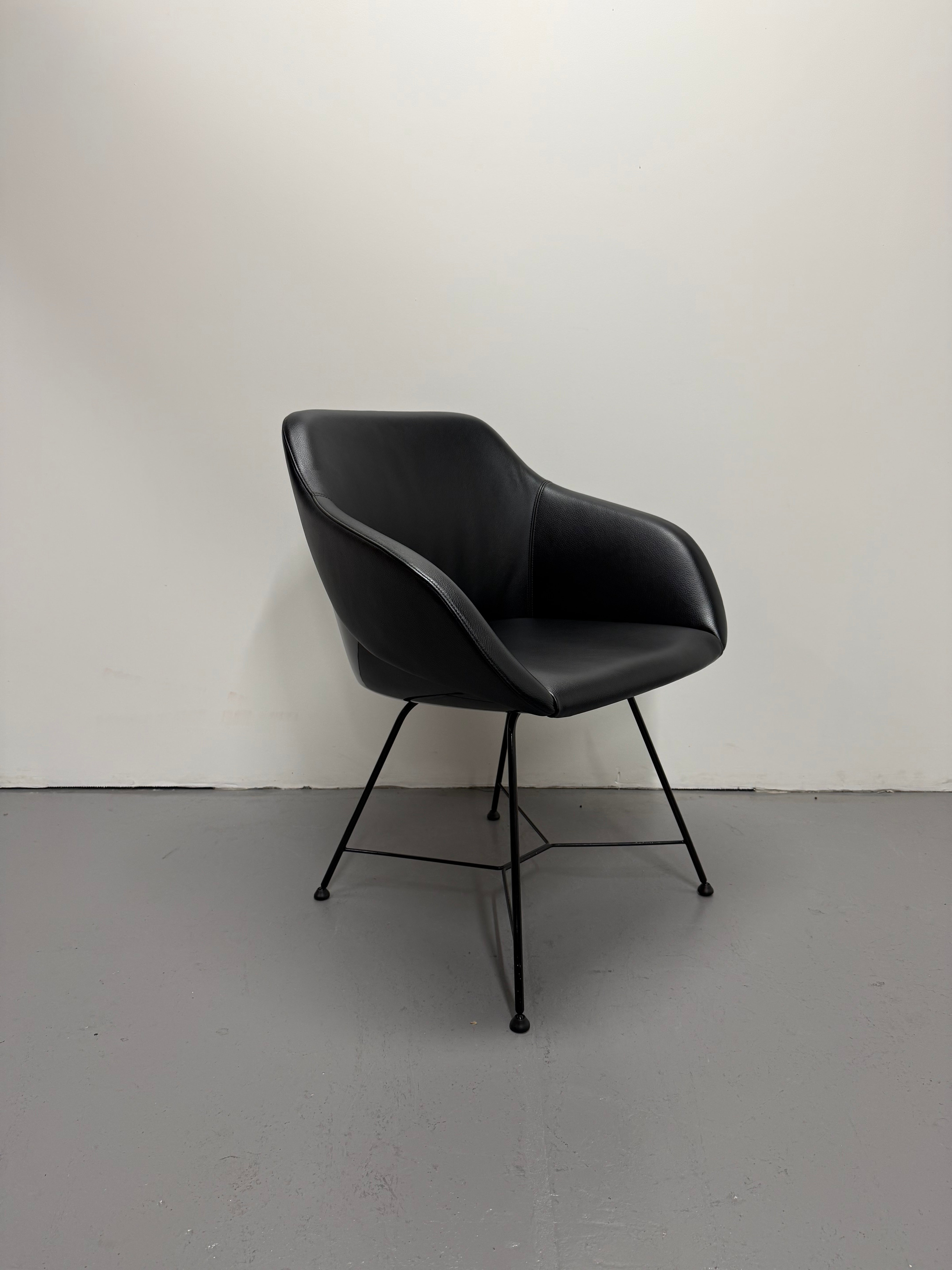 Walter Knoll Turtle Chair - Black Leather with Wire Base