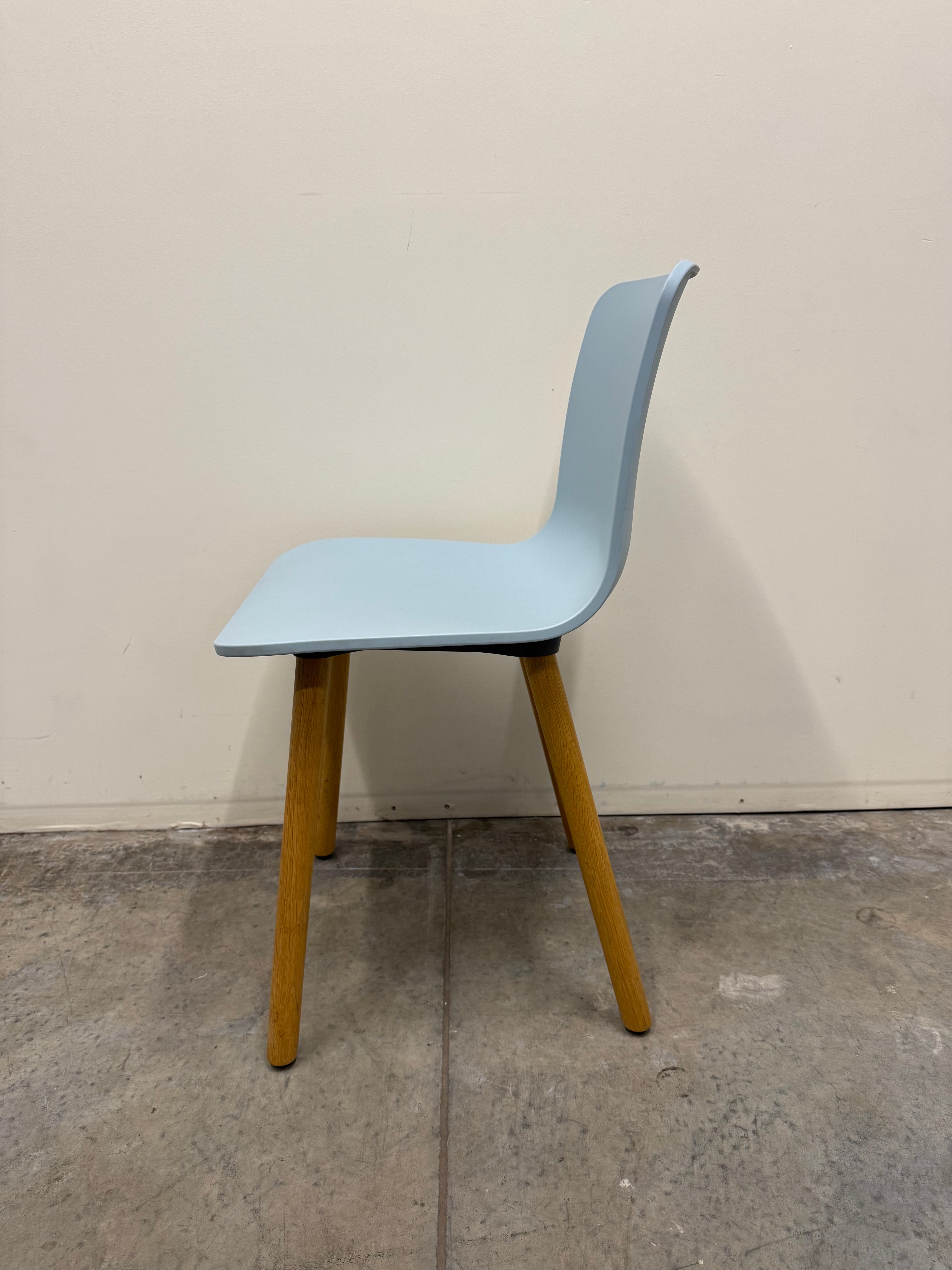 Vitra HAL Wood Chair – Light Blue Seat with Oak Legs by Jasper Morrison