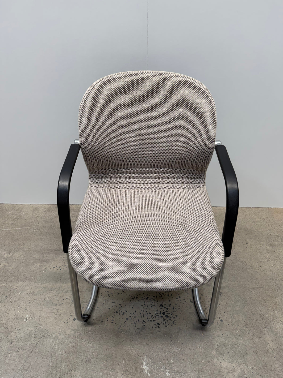 Wilkhahn FS-Line 212/5 Cantilever Chair – Kvadrat Skifer Upholstery, Chrome Frame – view 8 – pre-owned