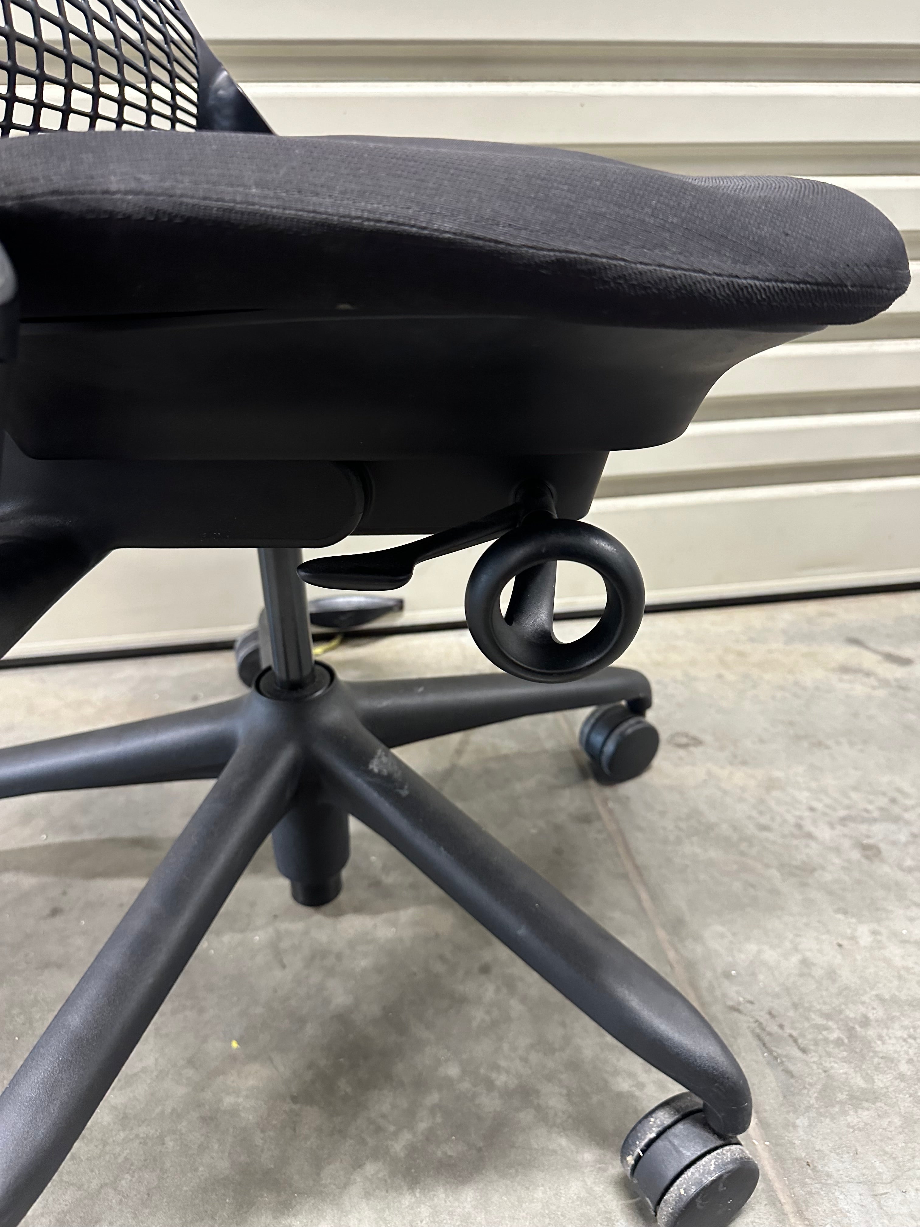 Herman Miller Sayl Chair – No Armrest - Black