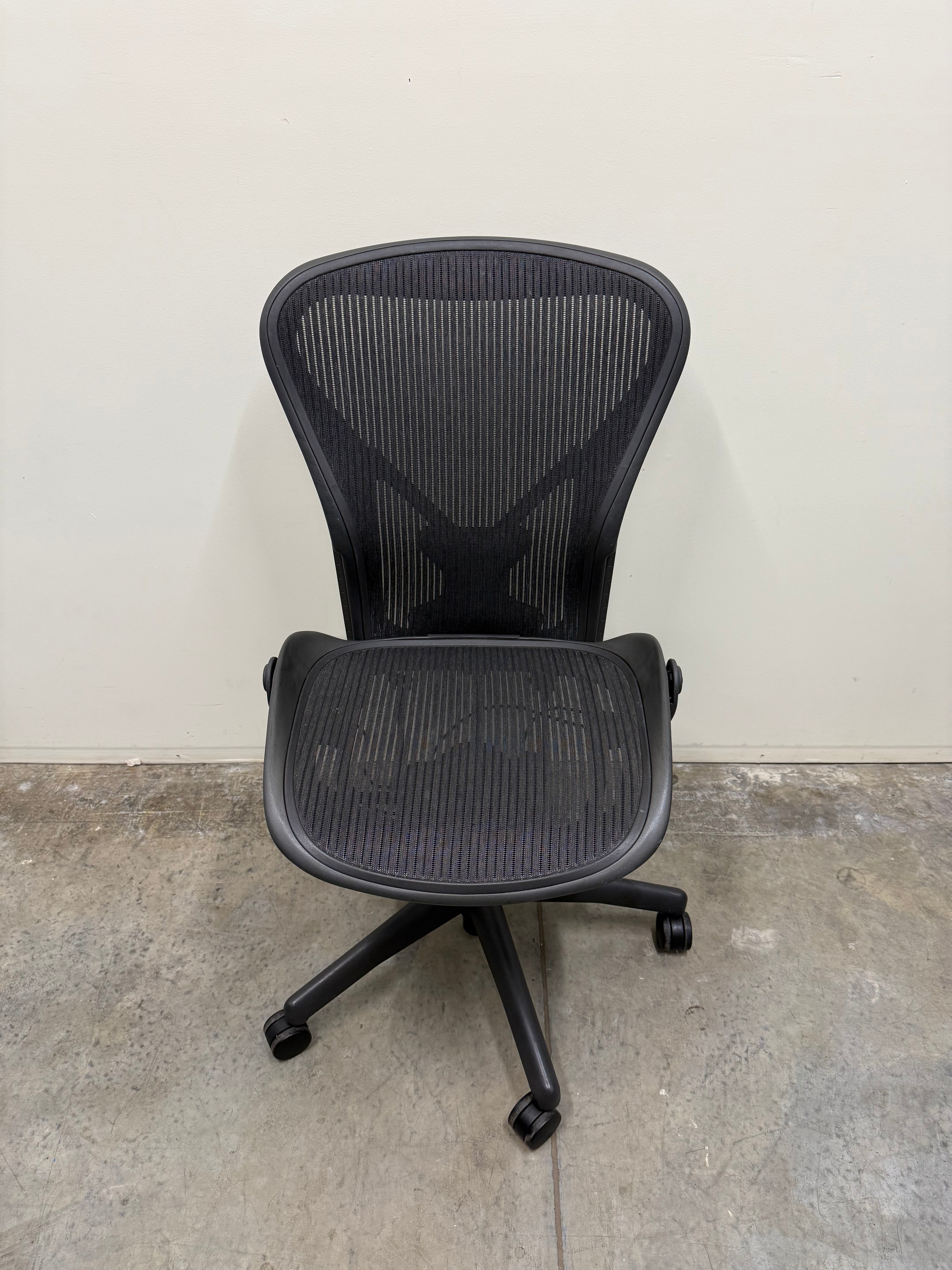 Herman Miller Aeron Classic – PostureFit Back Support, No Arms (Size B)