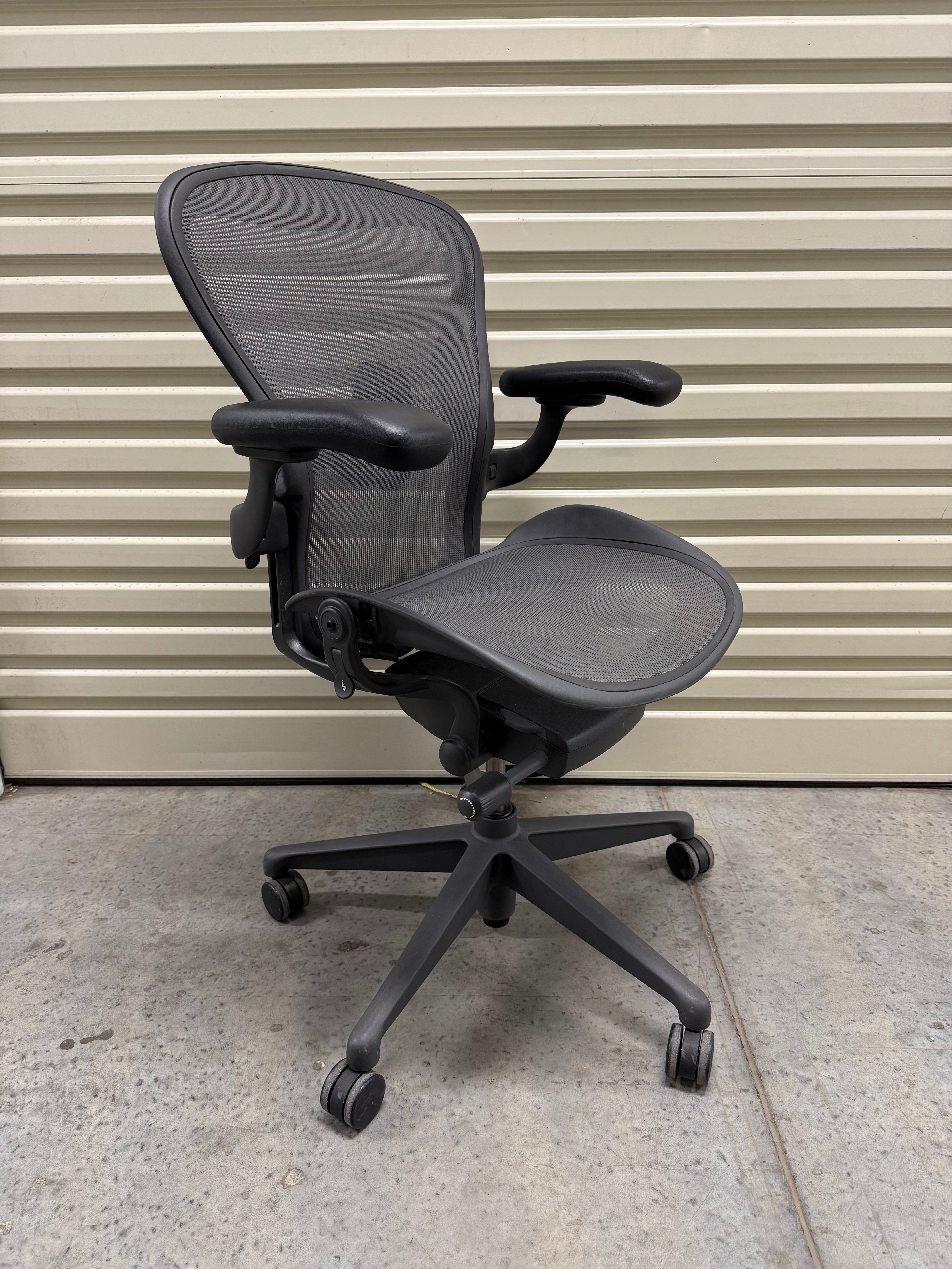 Herman Miller Aeron Remastered  Made in USA – Lumbar Back Support - Graphite
