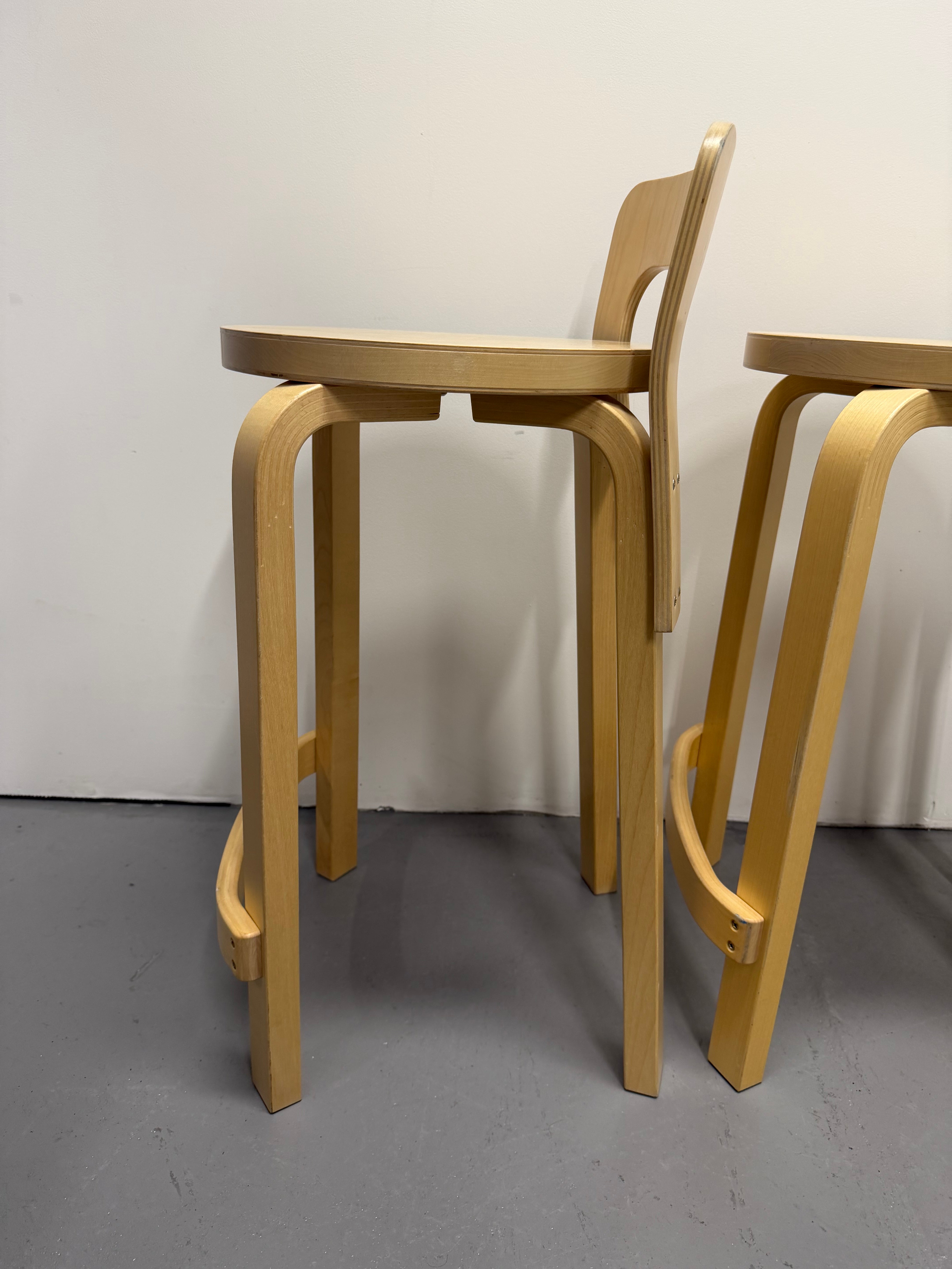 Artek Low Bar Stool K65 by Alvar Aalto – Natural Birch