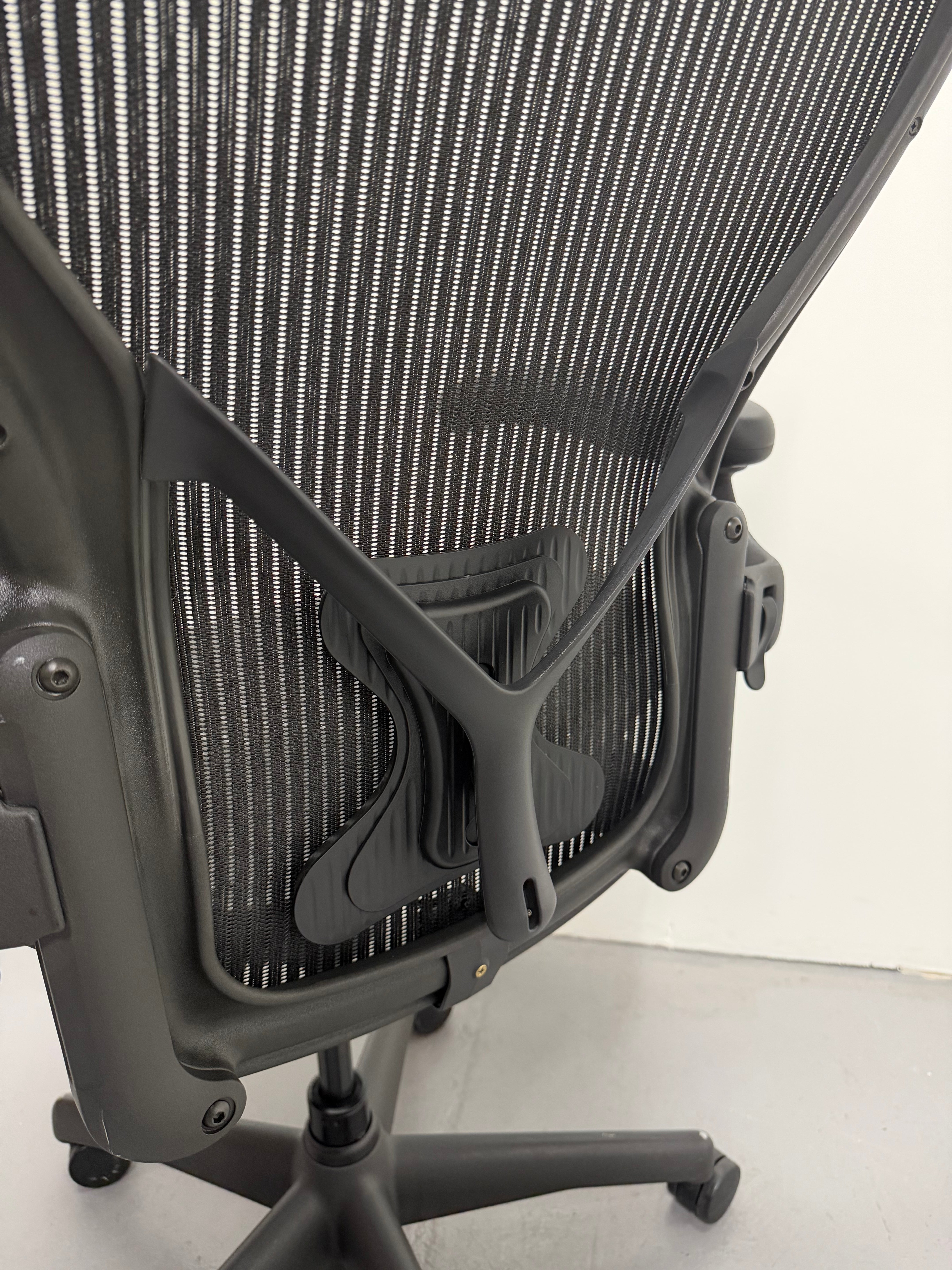 Herman Miller Aeron Chair with Armrests – Size C