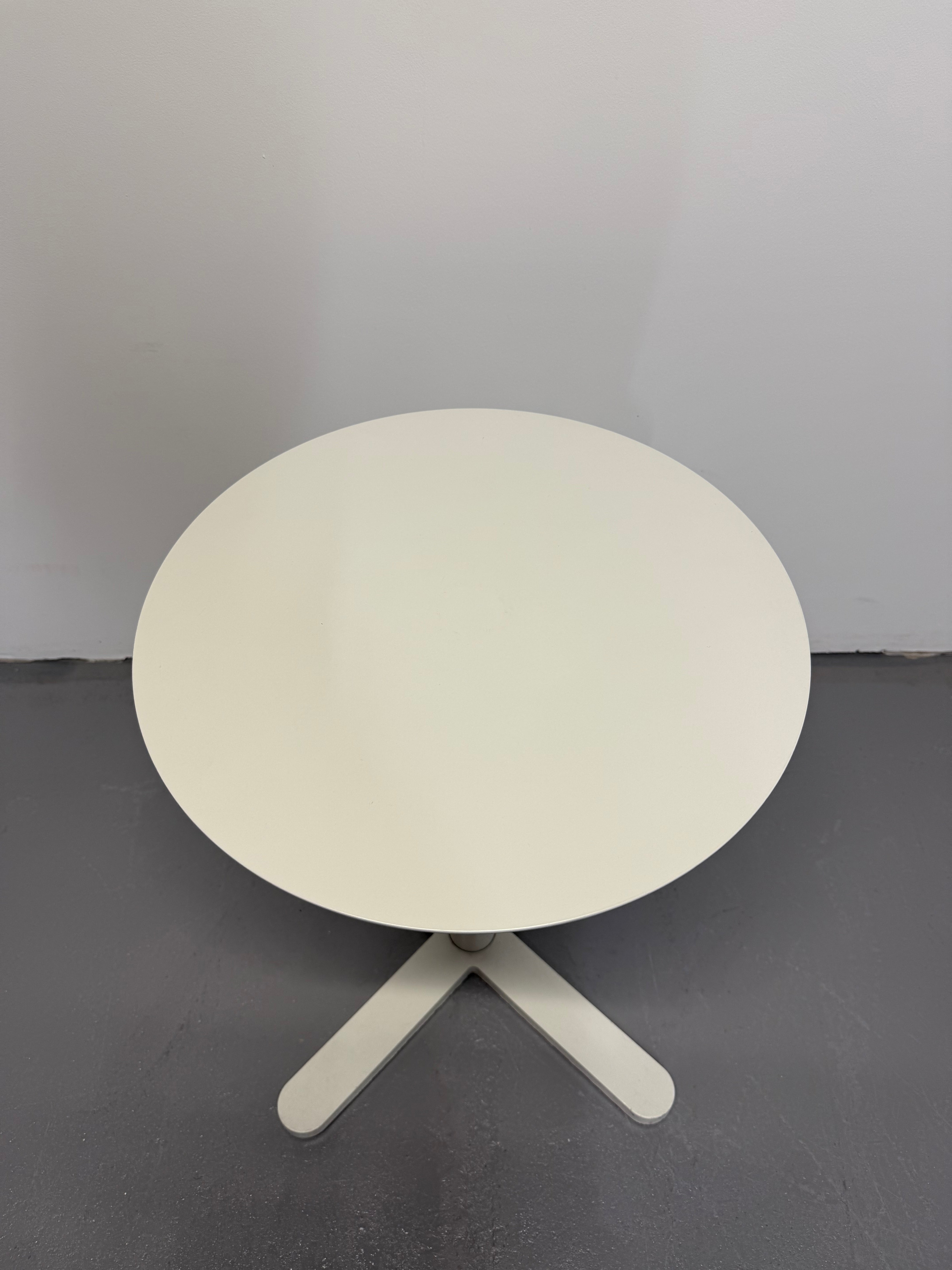 Mobles 114 Barcelona Hulot table by Joan Gaspar - White