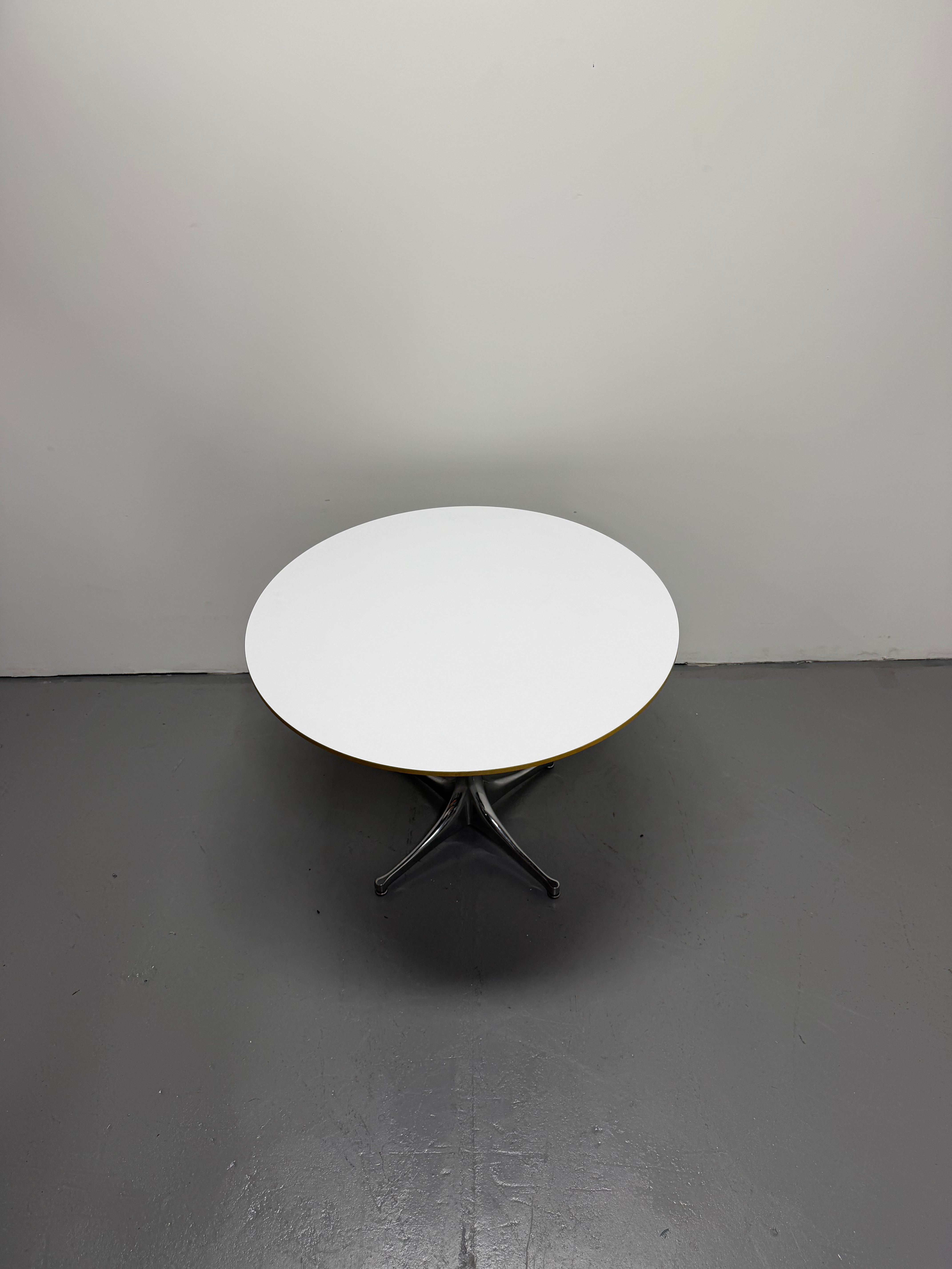 Original Herman Miller Nelson Pedestal Side Coffee Table – George Nelson