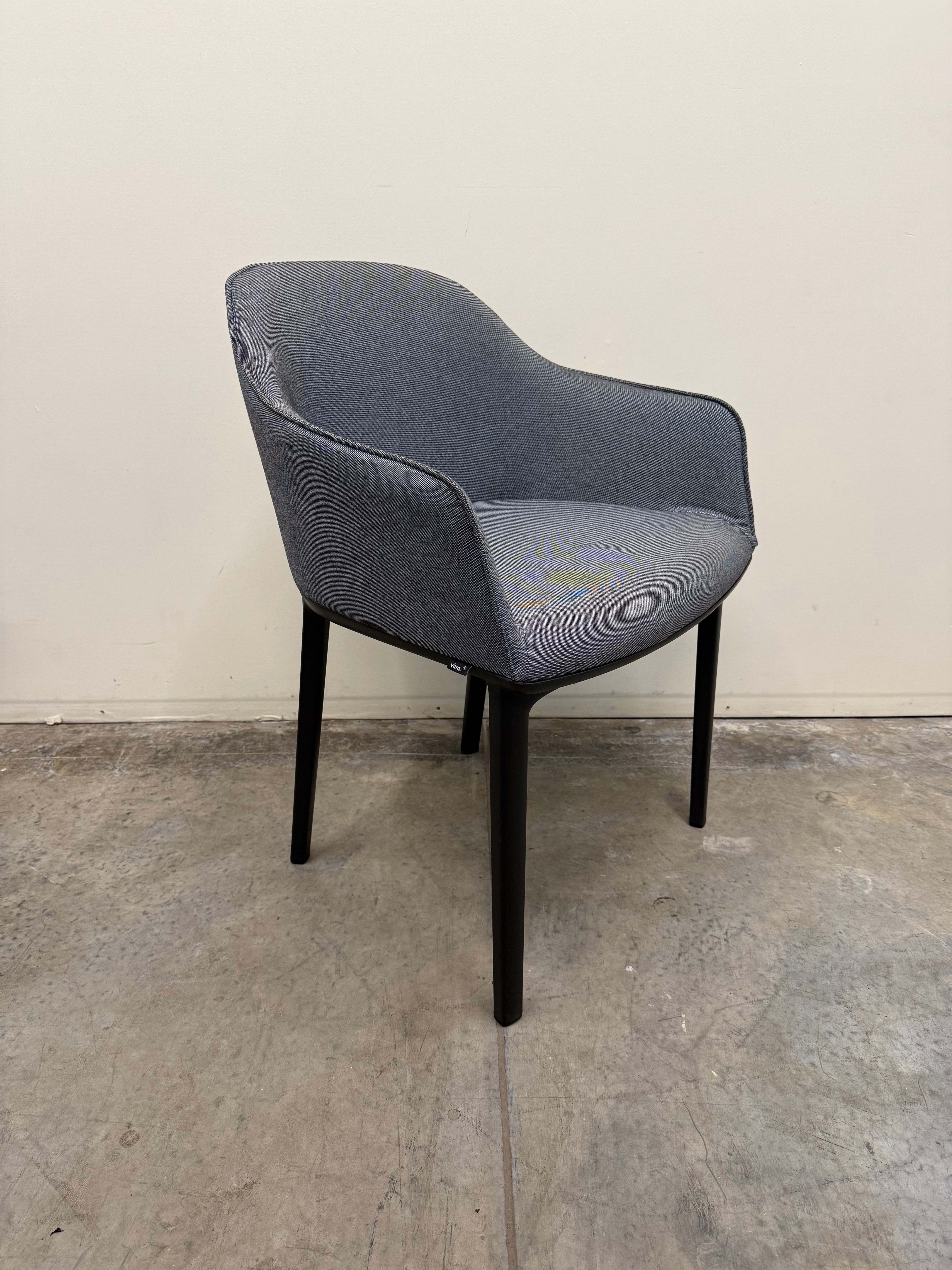 Vitra Softshell Chair – 4-Leg Base in Grey Fabric