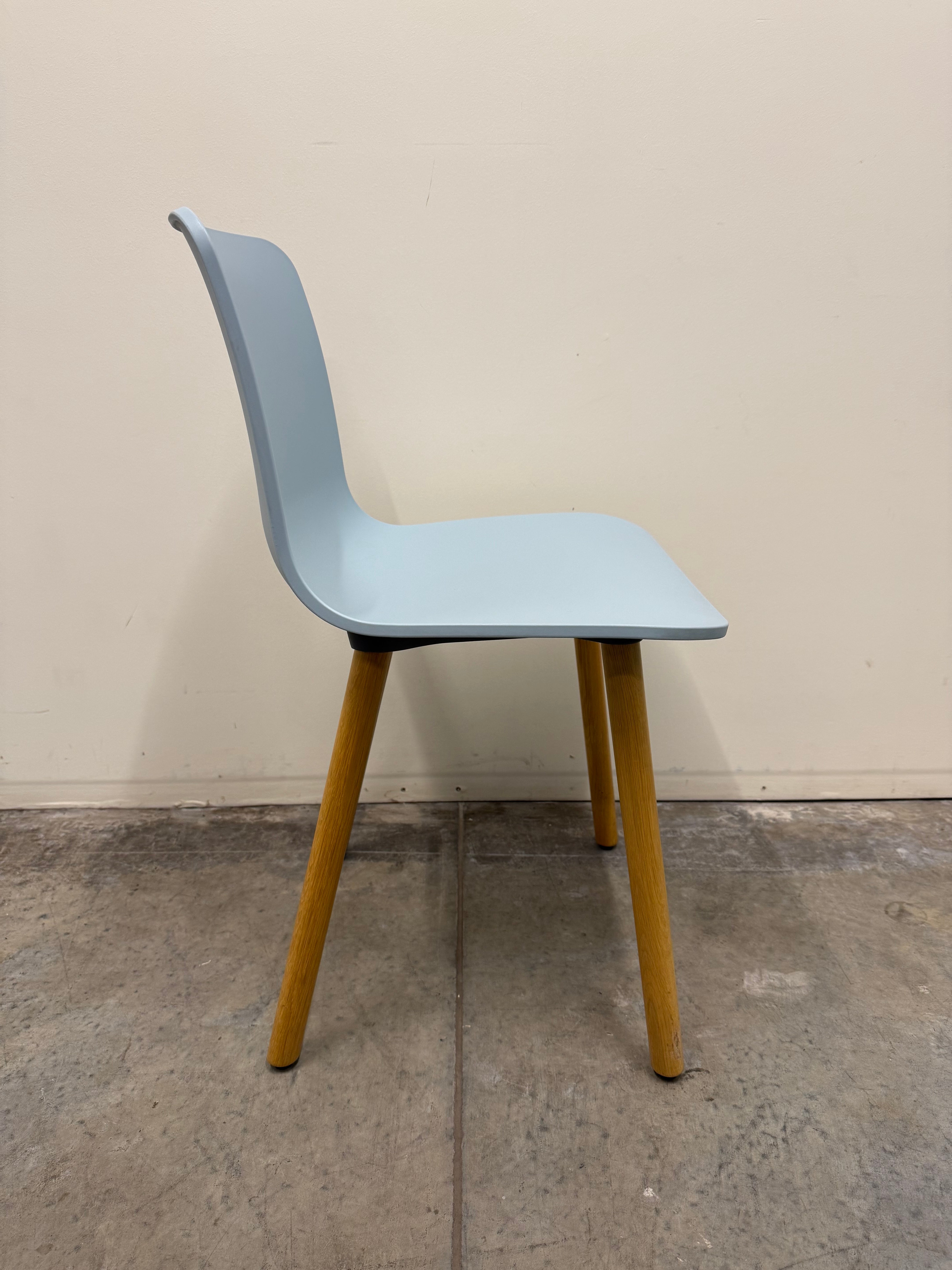 Vitra HAL Wood Chair – Light Blue Seat with Oak Legs by Jasper Morrison