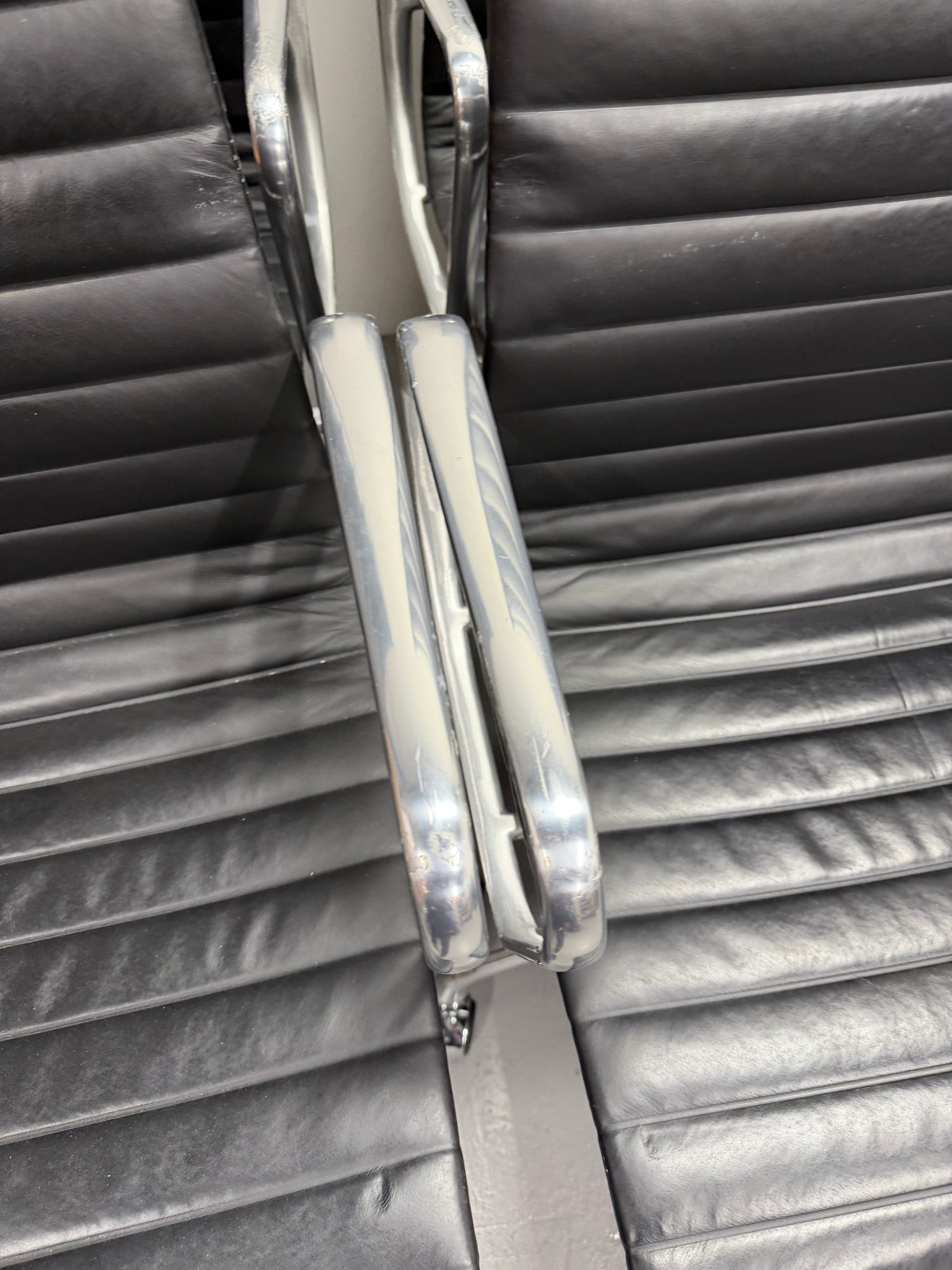 Eames Aluminum Group Executive Chair – High Back | Black Leather