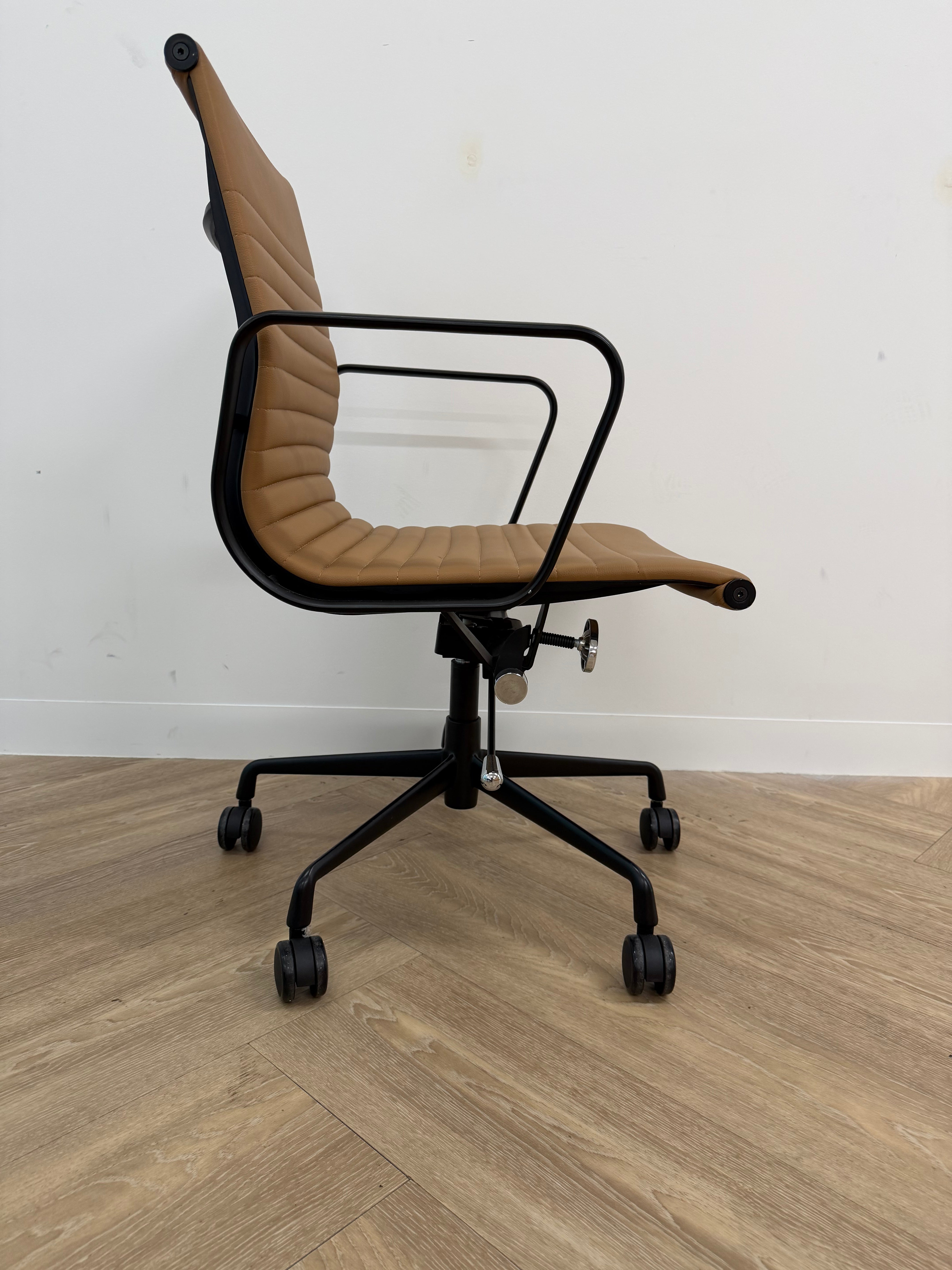 Deluxe Eames Rep Management Office Chair