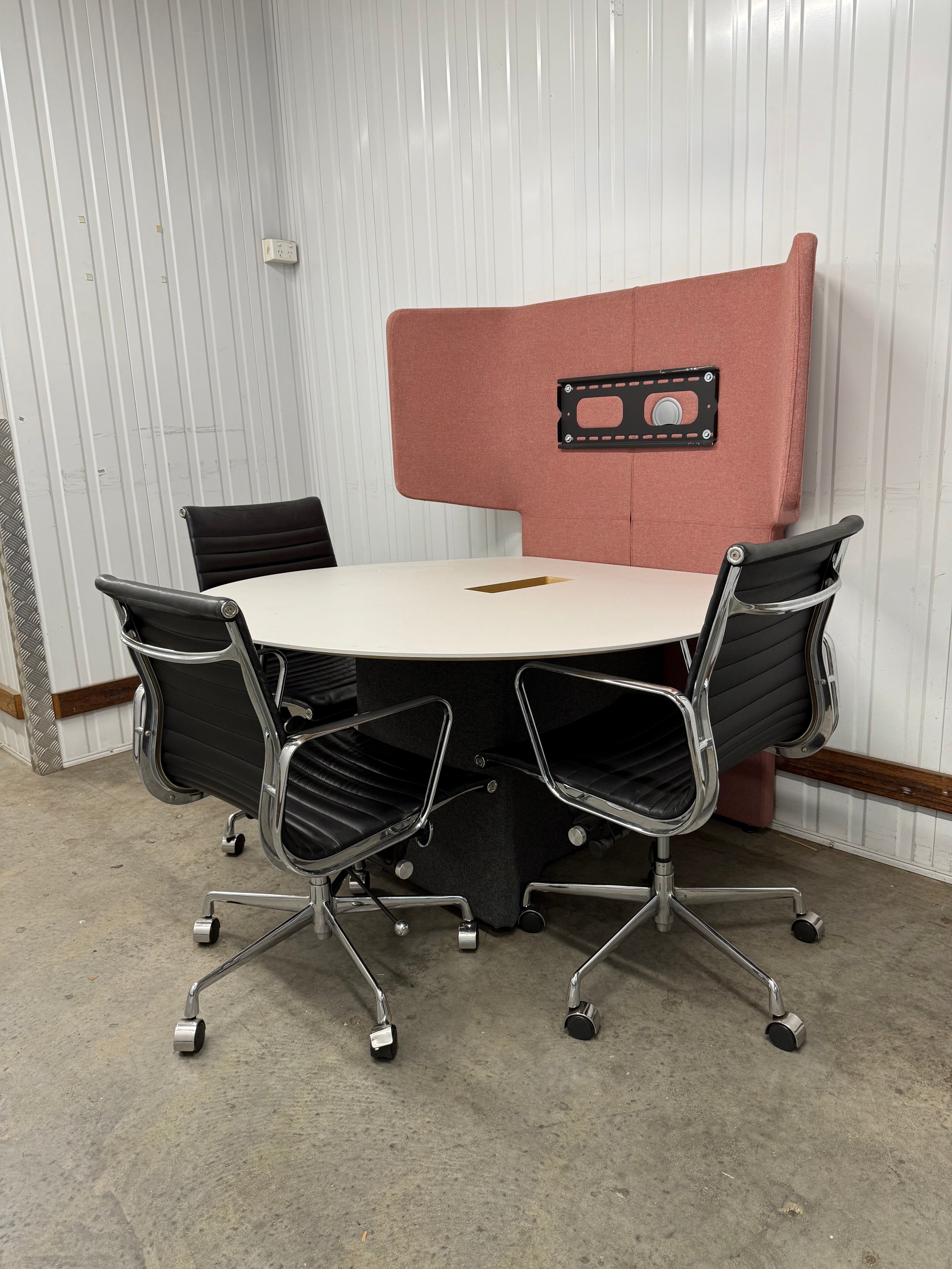 Orangebox Away From The Desk Media Unit - Collaboration desk