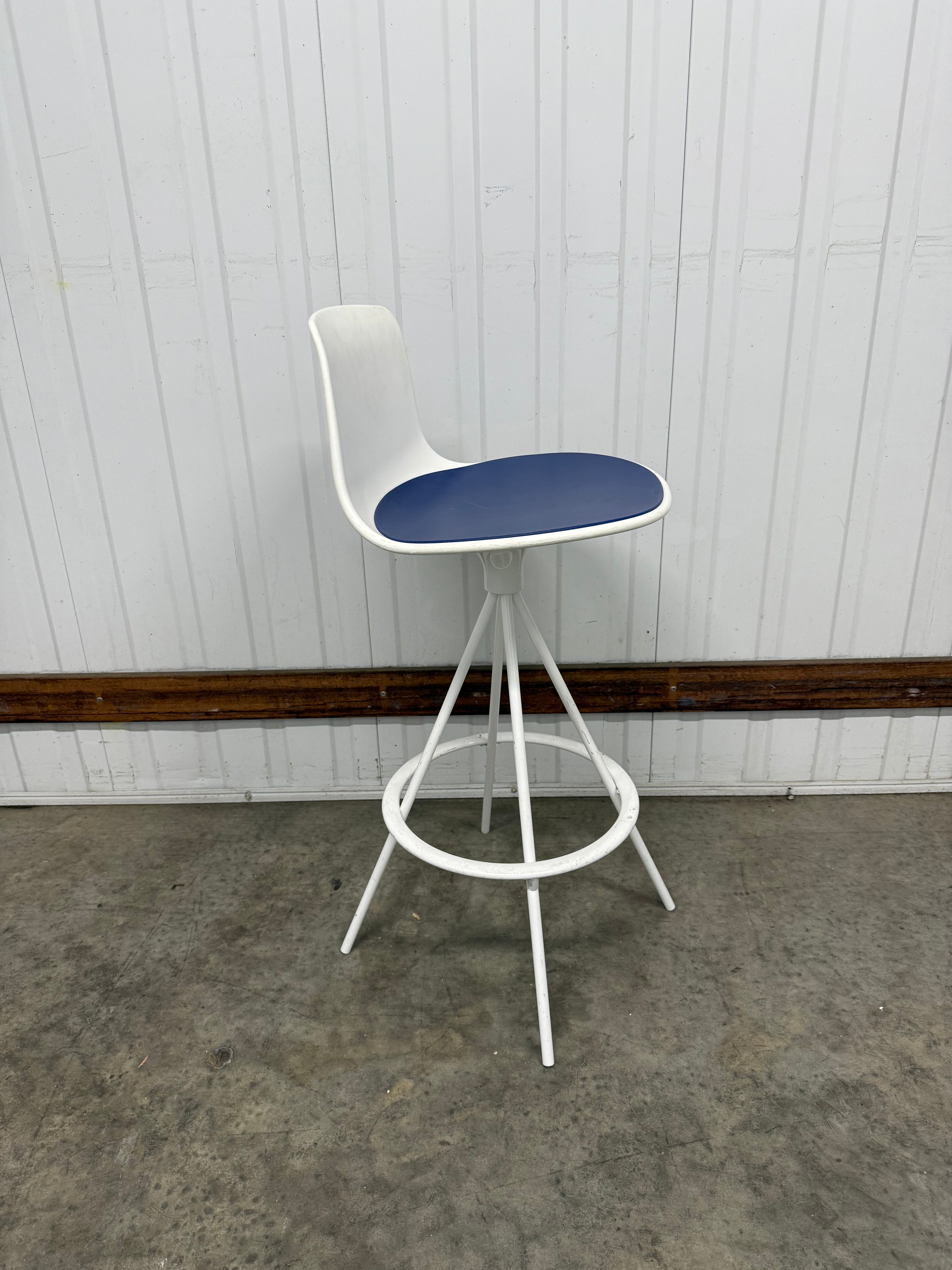 Enea Lottus Barstool – White with Blue Seat Pad