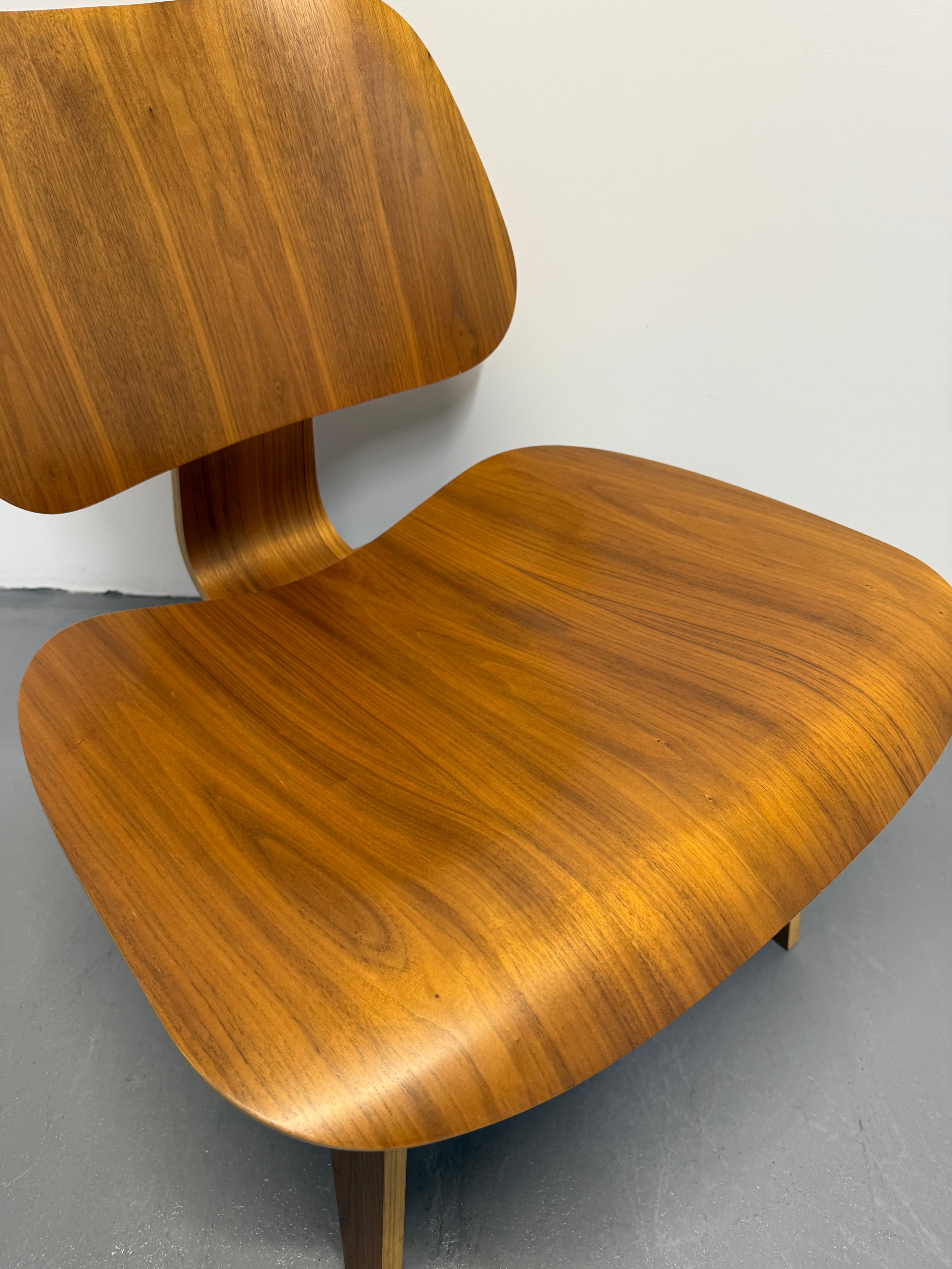 Eames LCW Lounge Chair – Molded Plywood Classic in Walnut Finish