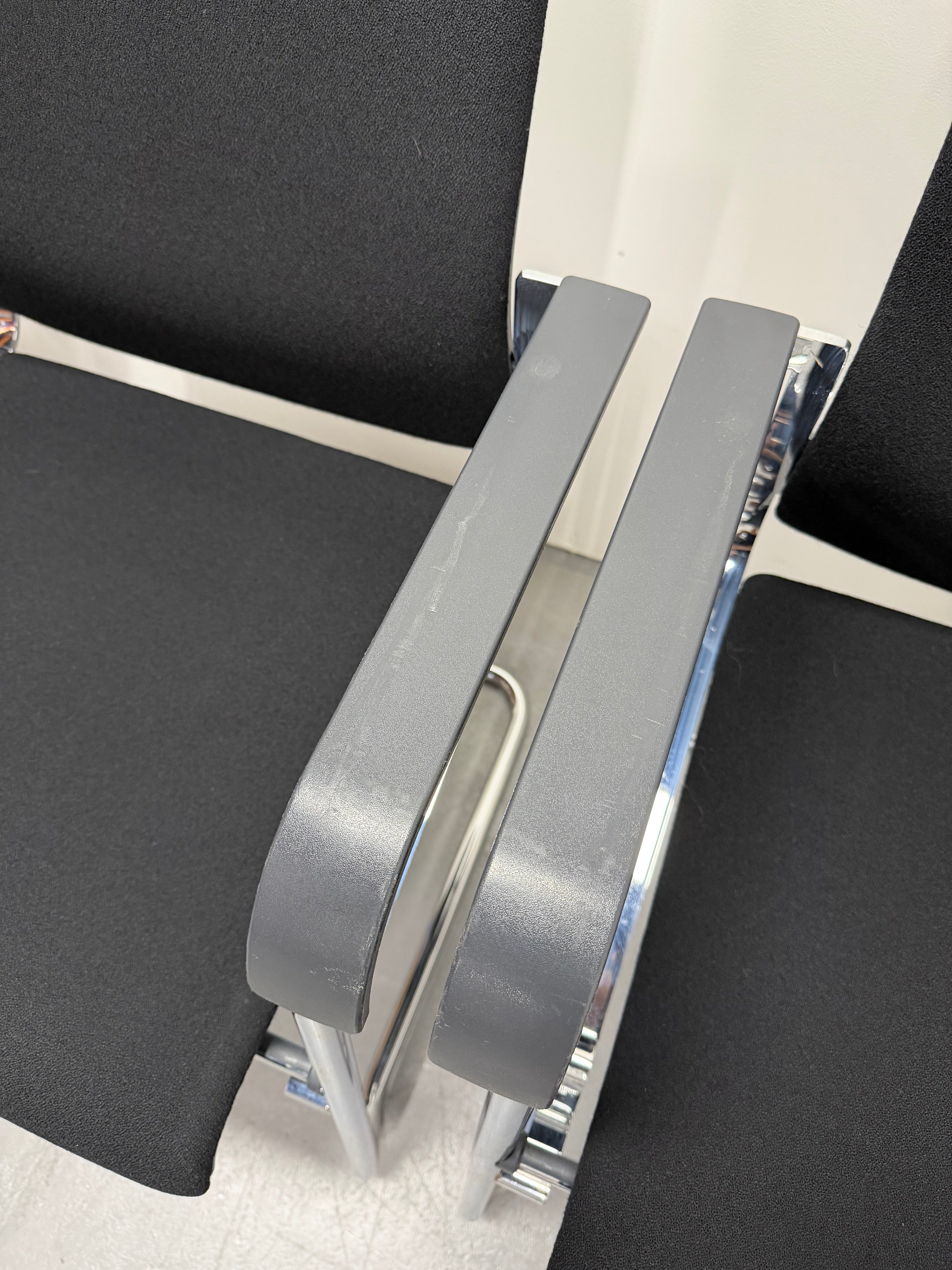 Wilkhahn 287/81 Modus Conference Room Cantilever Chair - Black