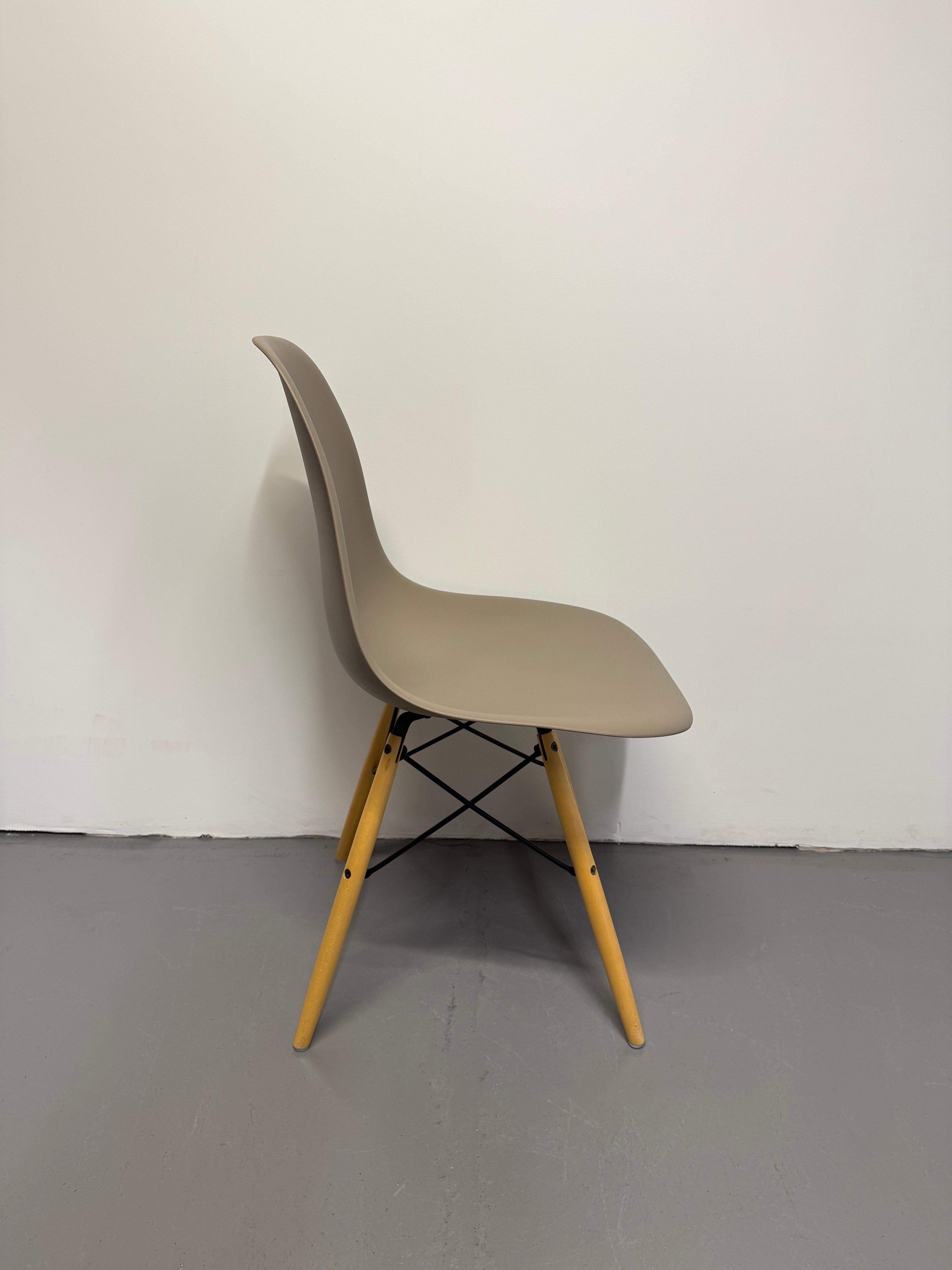 Eames Molded Plastic Side Chair by Herman Miller – Sparrow / Wood Dowel Base
