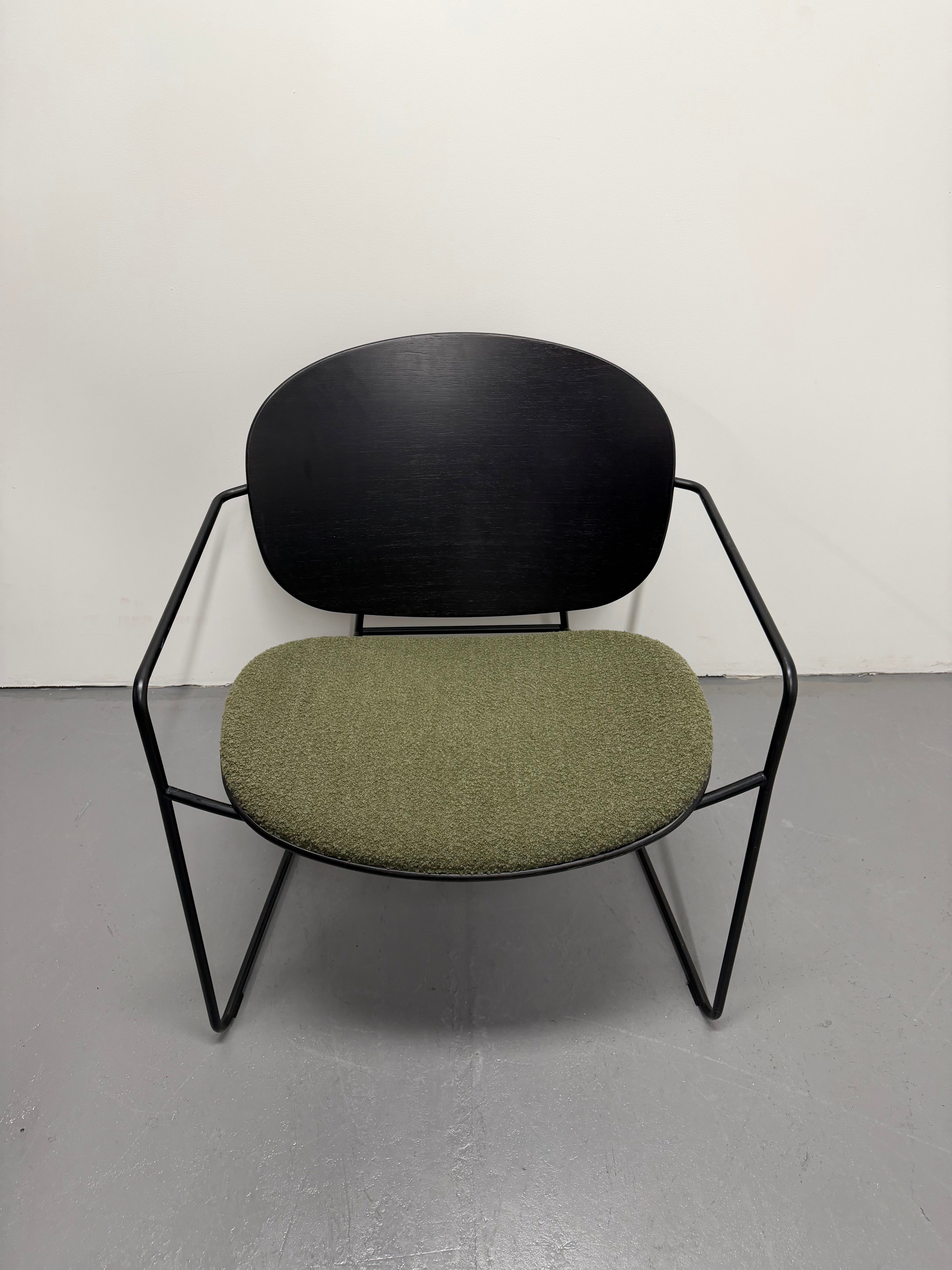 Infiniti Tondina Lounge Armchair – Black / Olive Upholstery