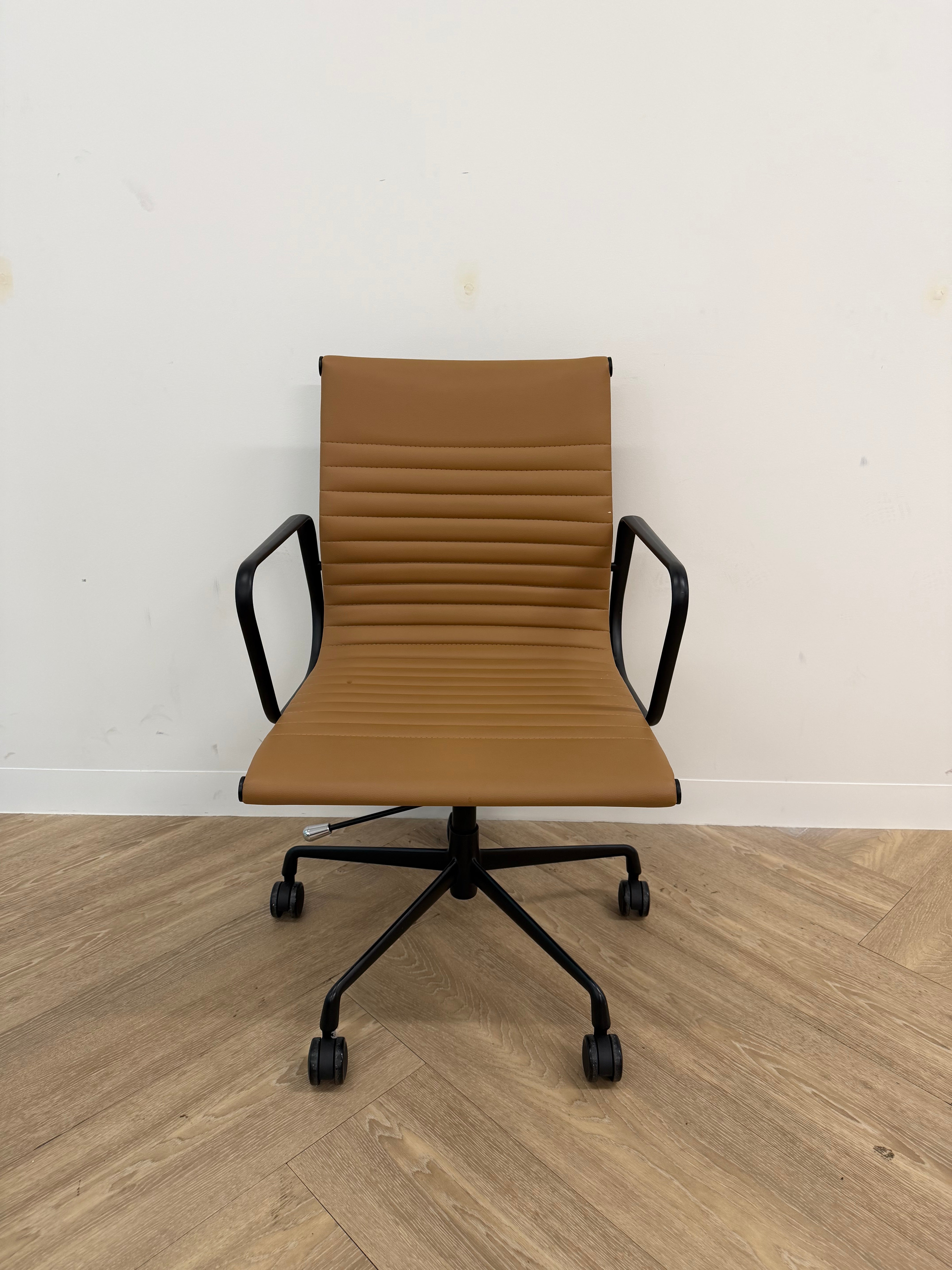Deluxe Eames Rep Management Office Chair