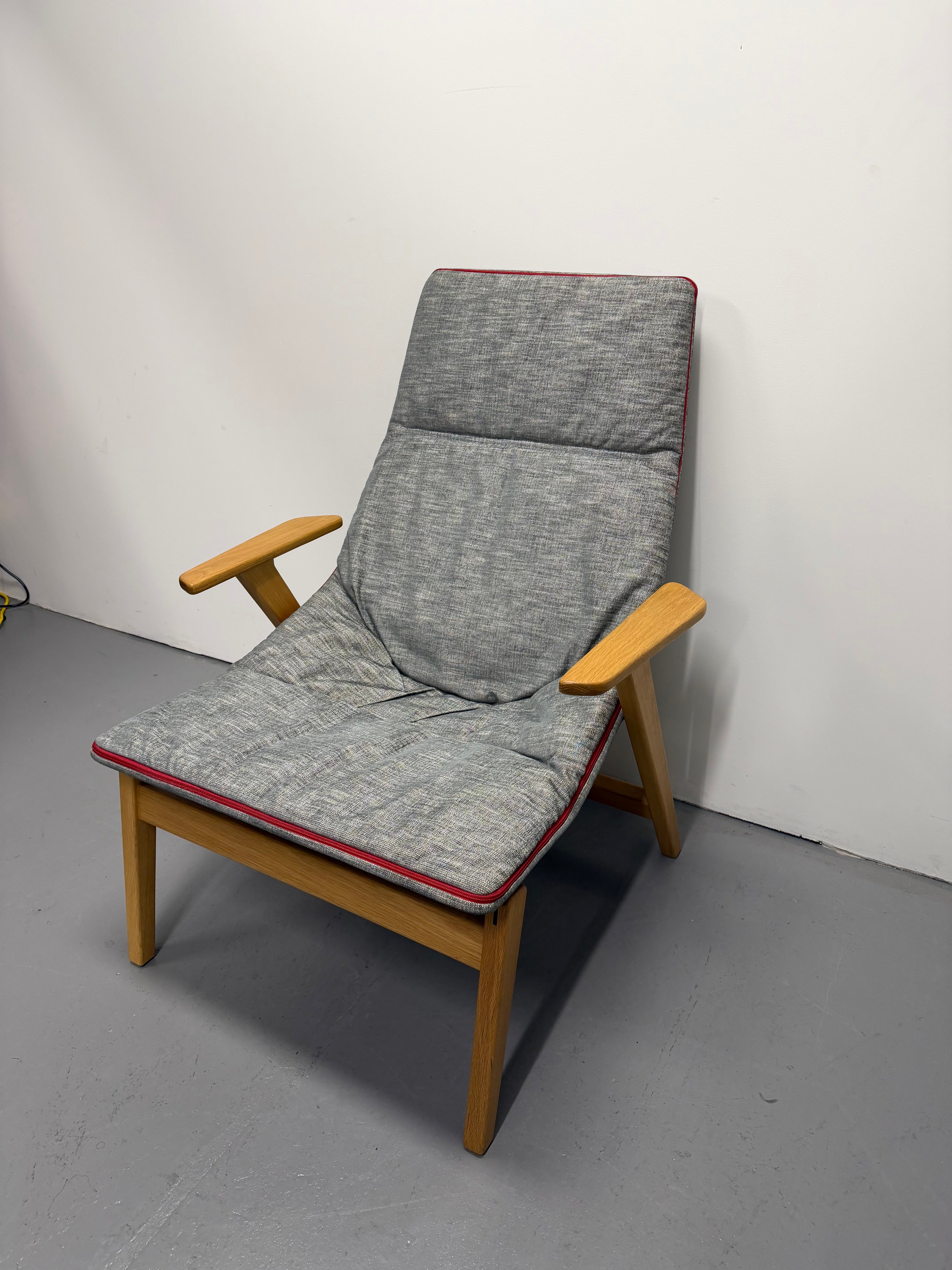 Viccarbe Ace Lounge Chair – Oak Frame with Grey Upholstered Seat | Ex-Showroom