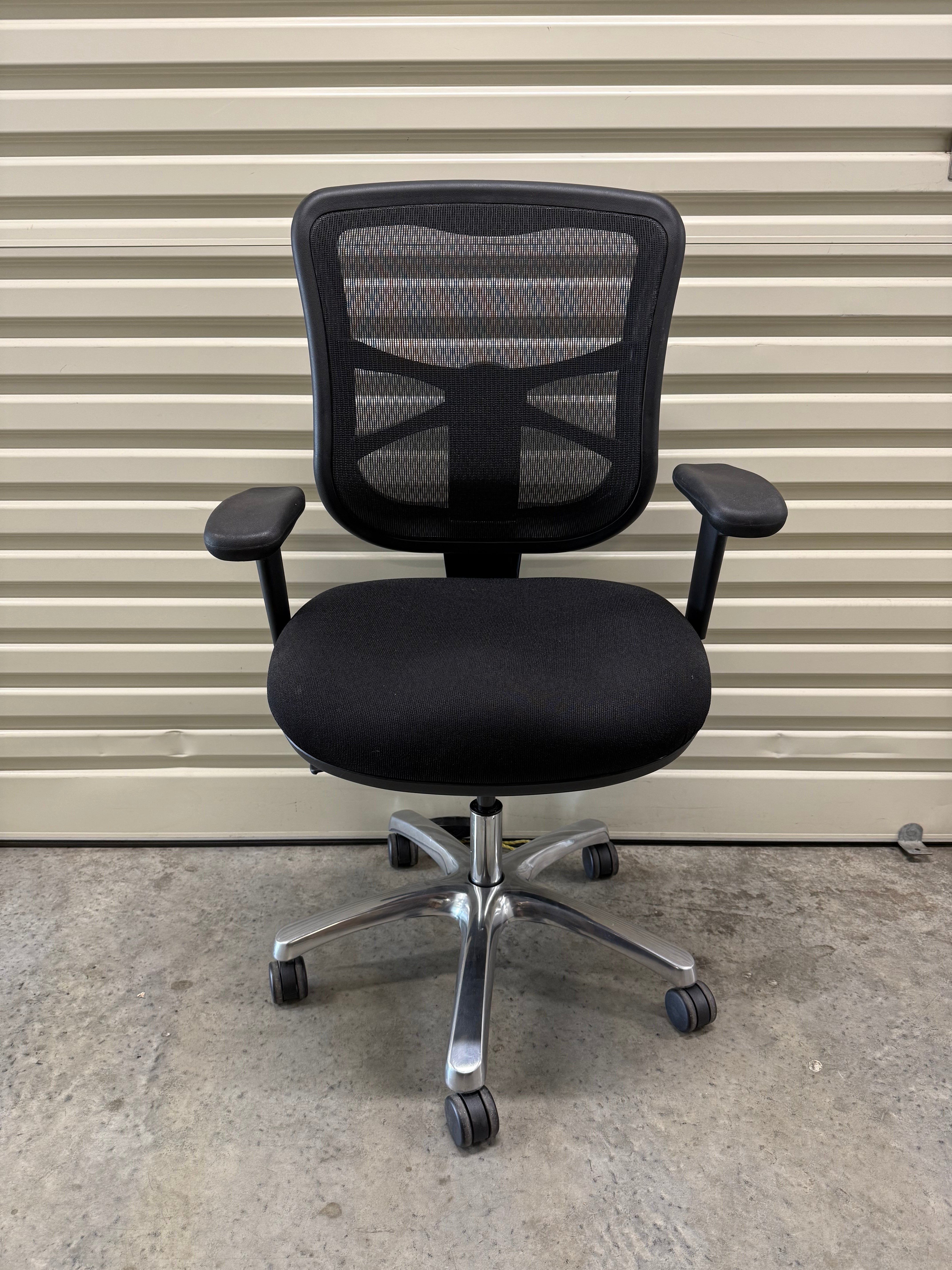 Buro Metro Task Chair Medium Mesh Back Seat Slide 3-Lever