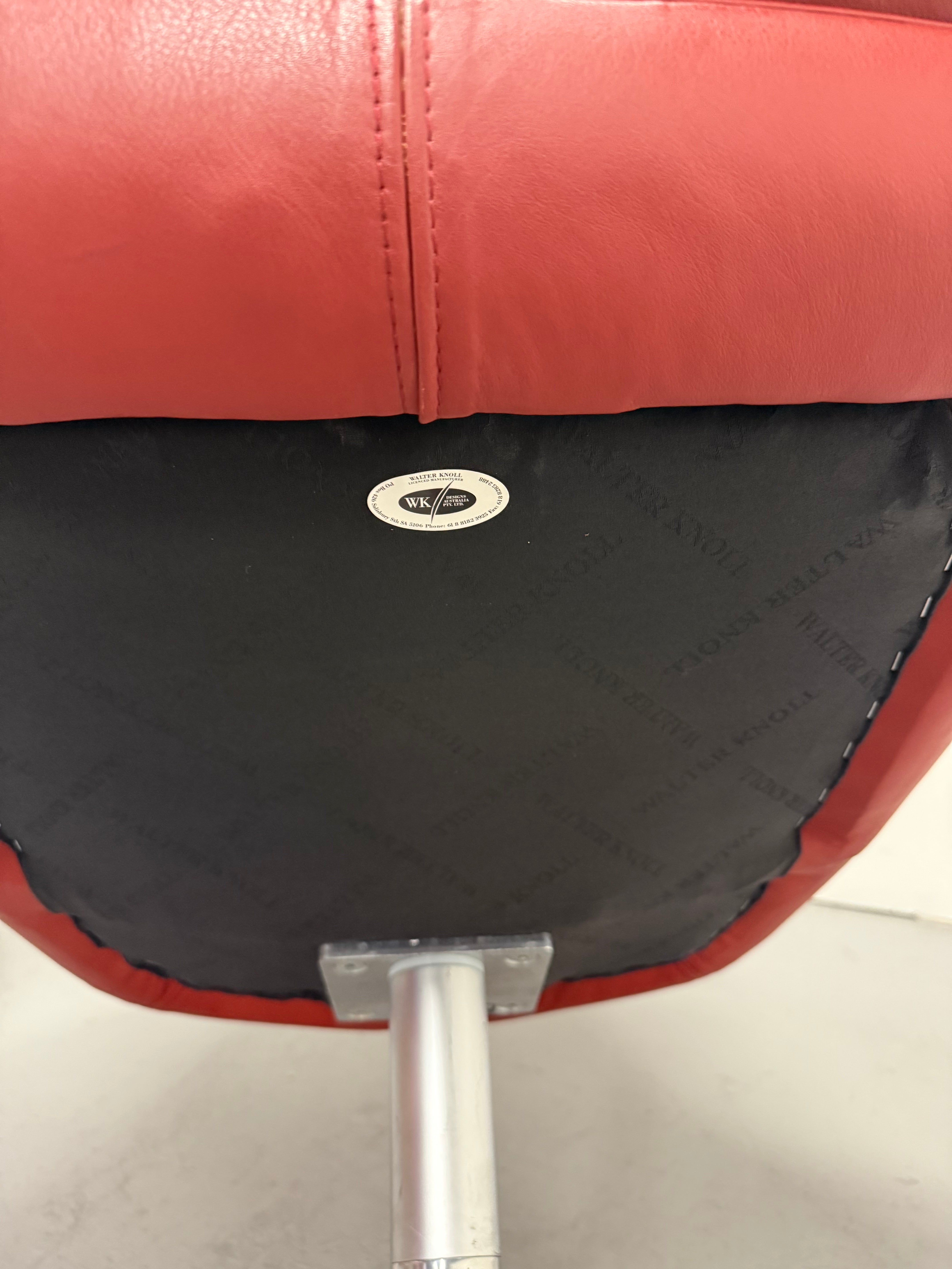 Walter Knoll Oscar Armchair with Headrest – Red Leather