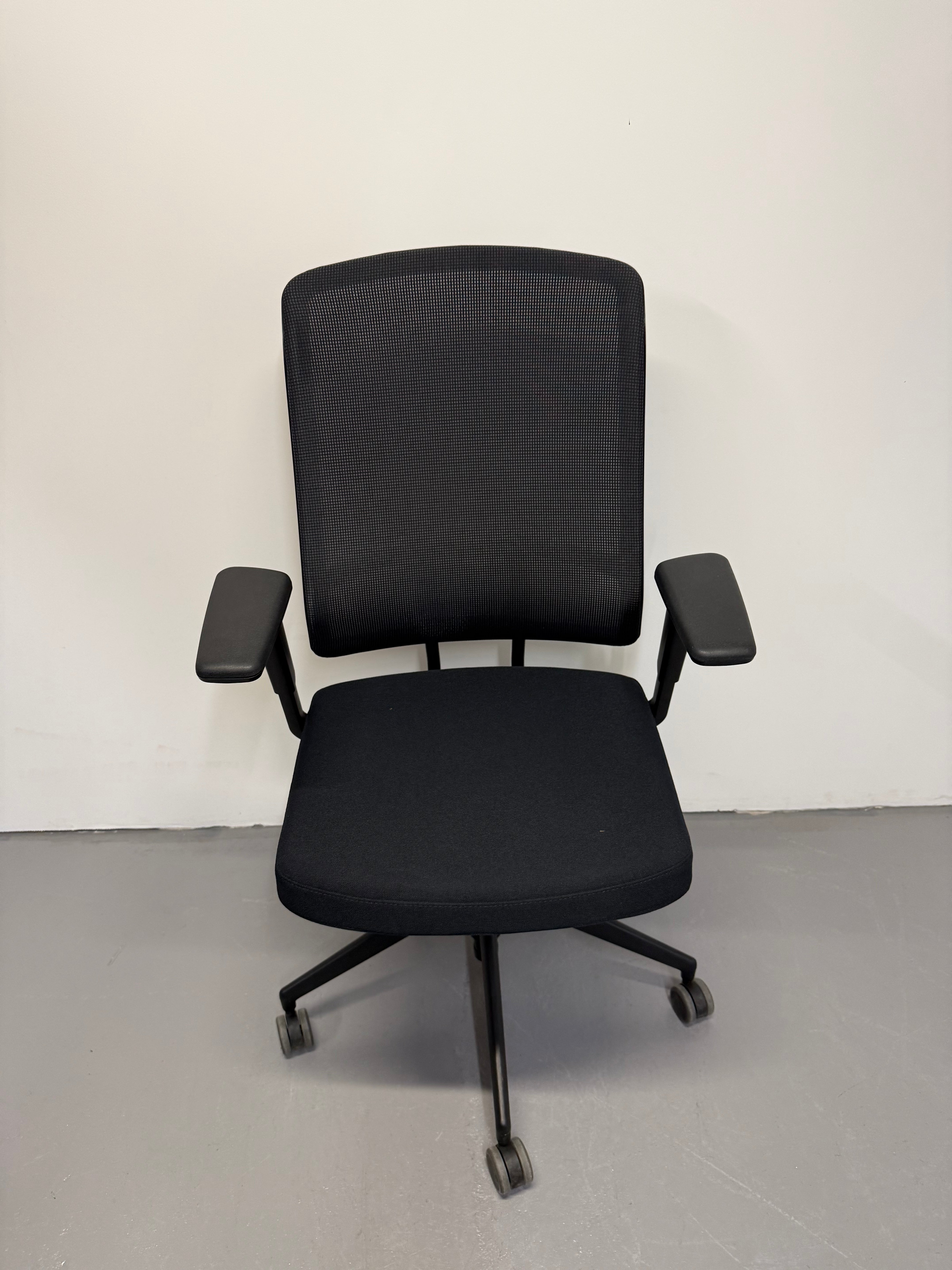 Vitra AM Chair – Ergonomic Task Chair by Alberto Meda - Ex Showroom Stock