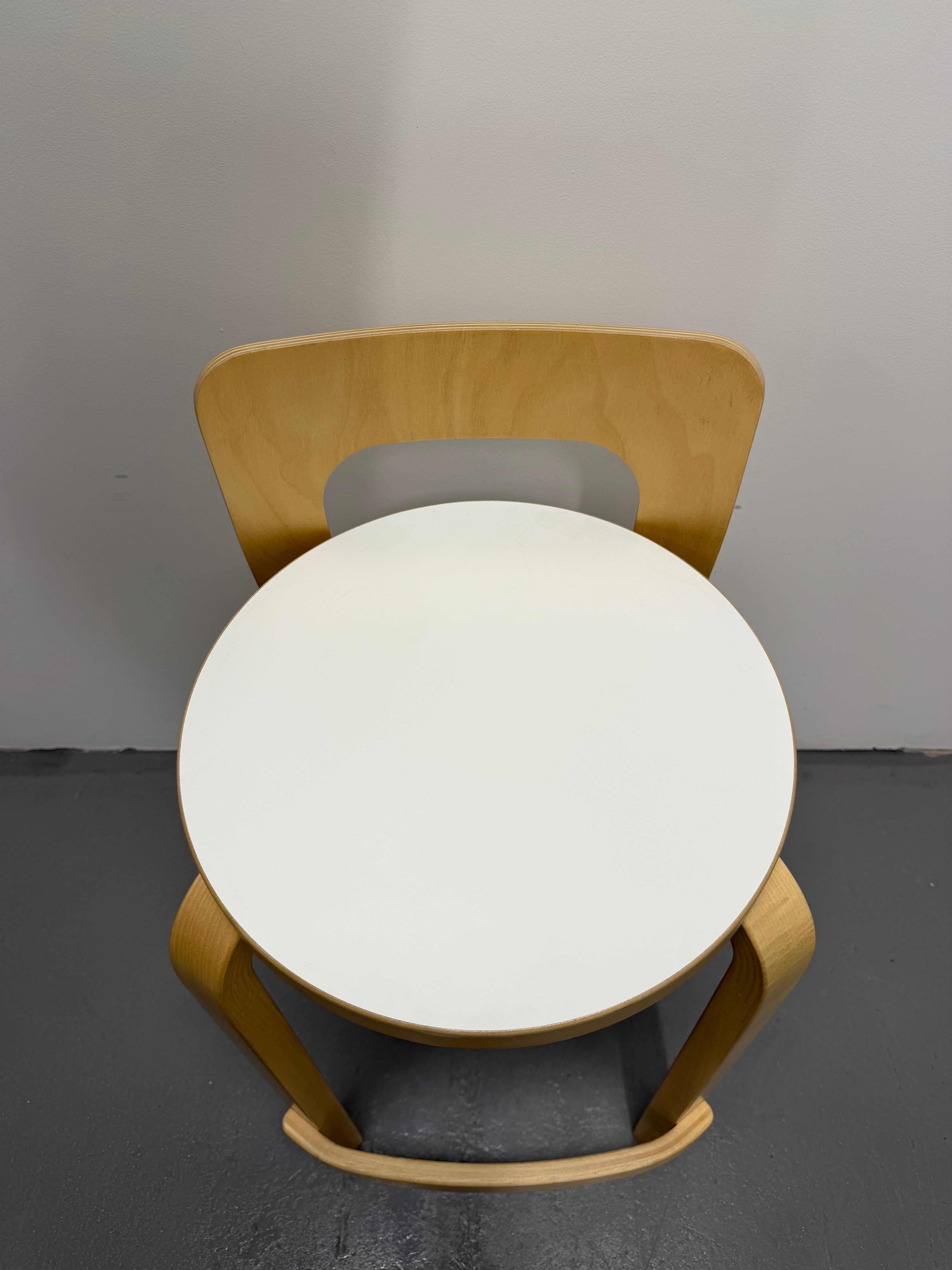 Artek Low Bar Stool K65 by Alvar Aalto – White Laminate / Birch