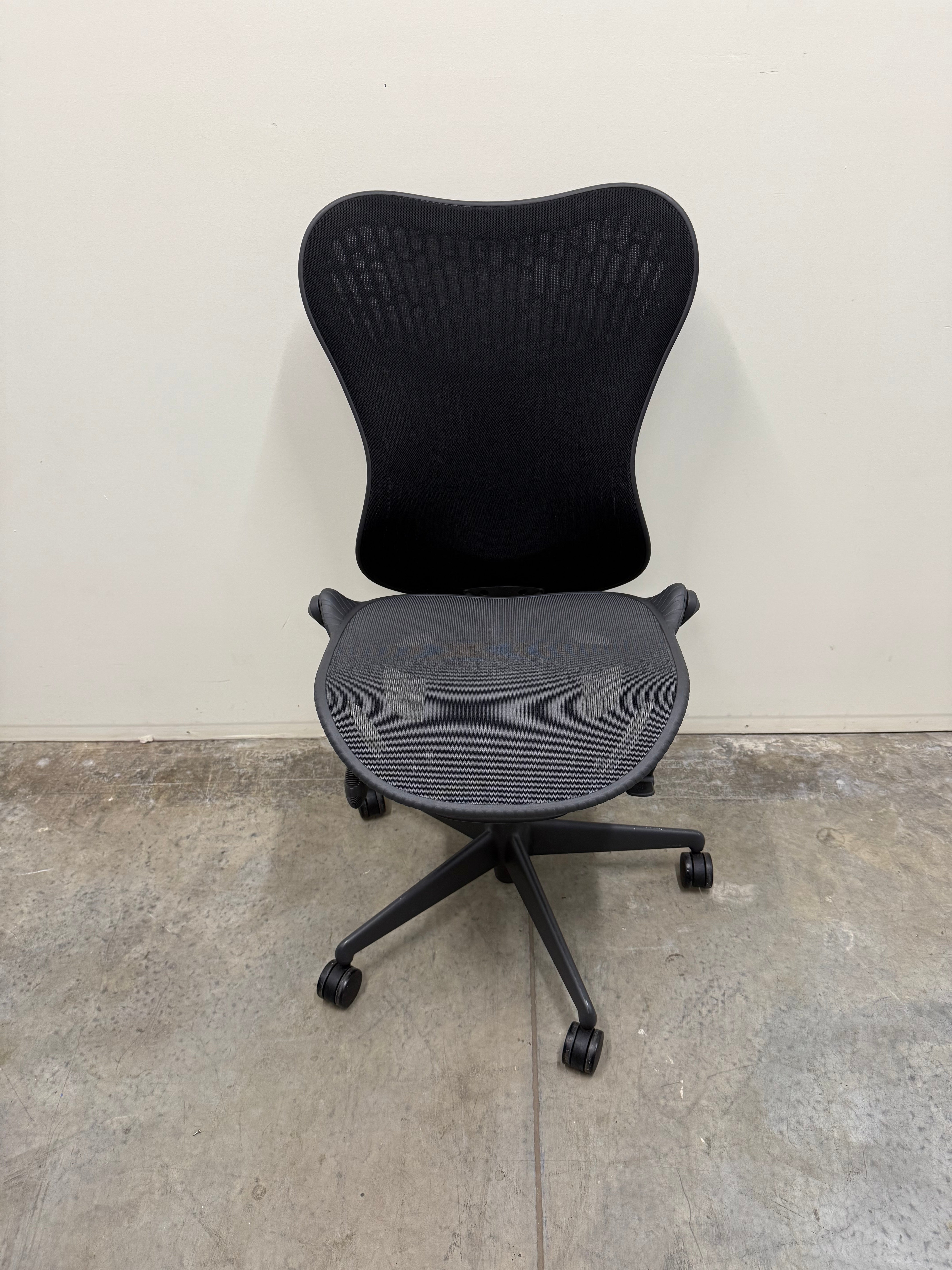 Herman Miller Mirra 2 Chair – No Arms / Black Mesh