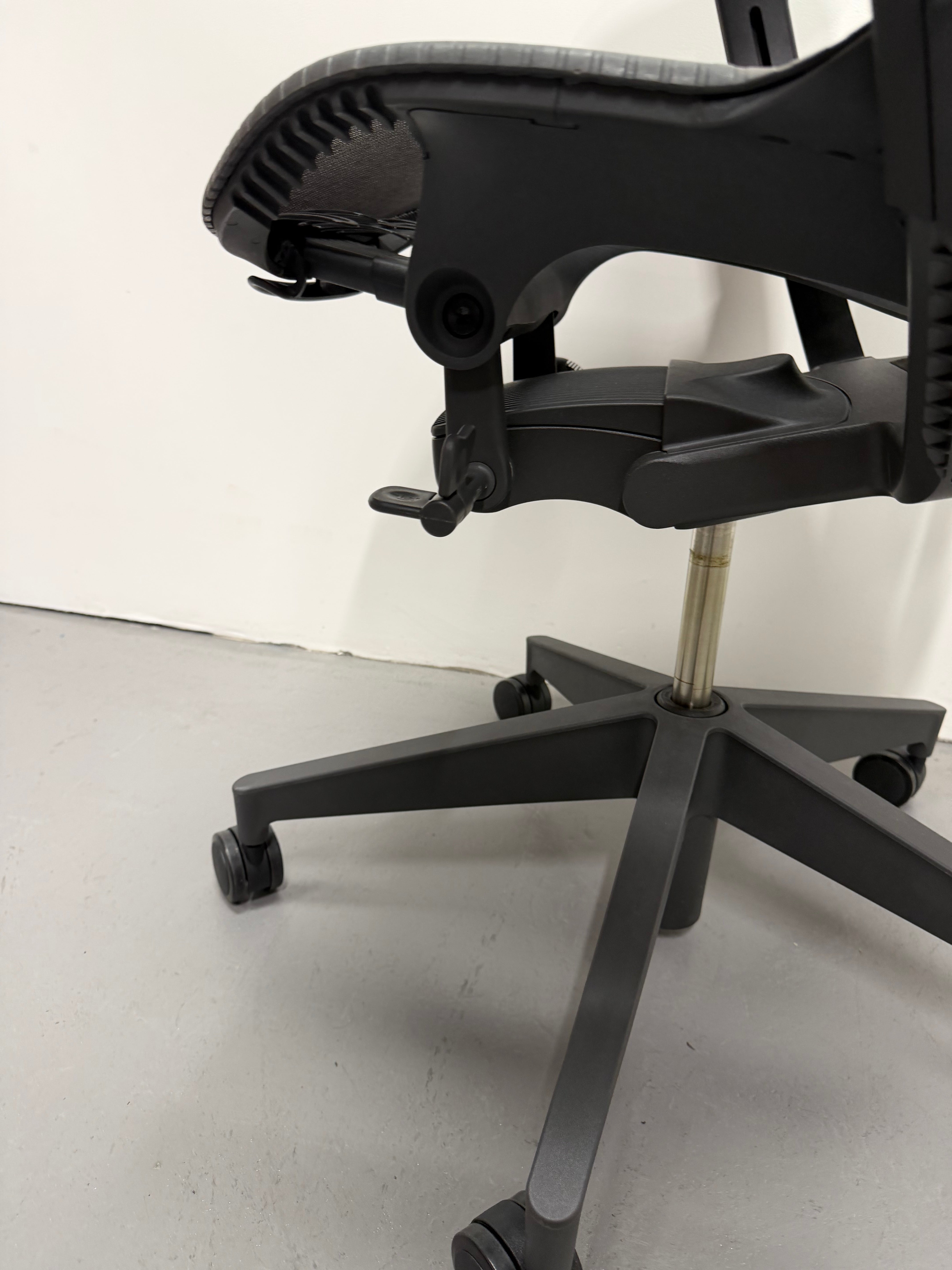 Herman Miller Mirra 2 Butterfly Back Task Chair | Ex-Showroom